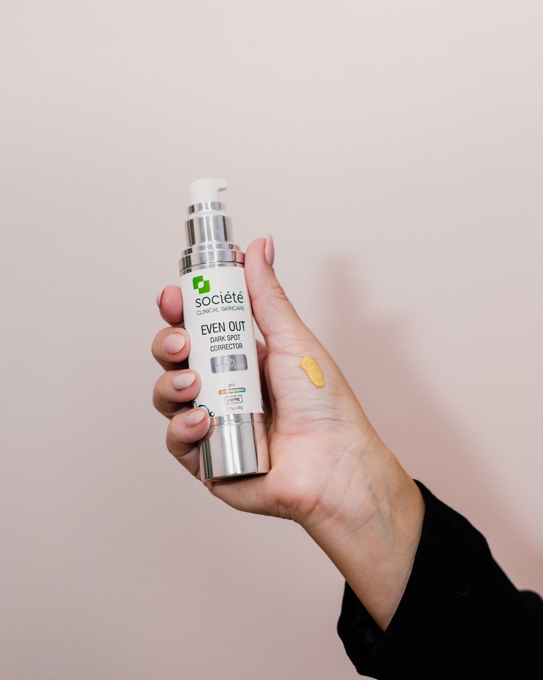 🌟 HAPPY MONDAY! For April's last Monday, we're bringing you a must-have skincare essential you won't want to miss out on &mdash; the EVEN OUT Dark Spot Corrector by @societeskincare! Say goodbye to uneven skin tone and hello to a brighter, more lumi