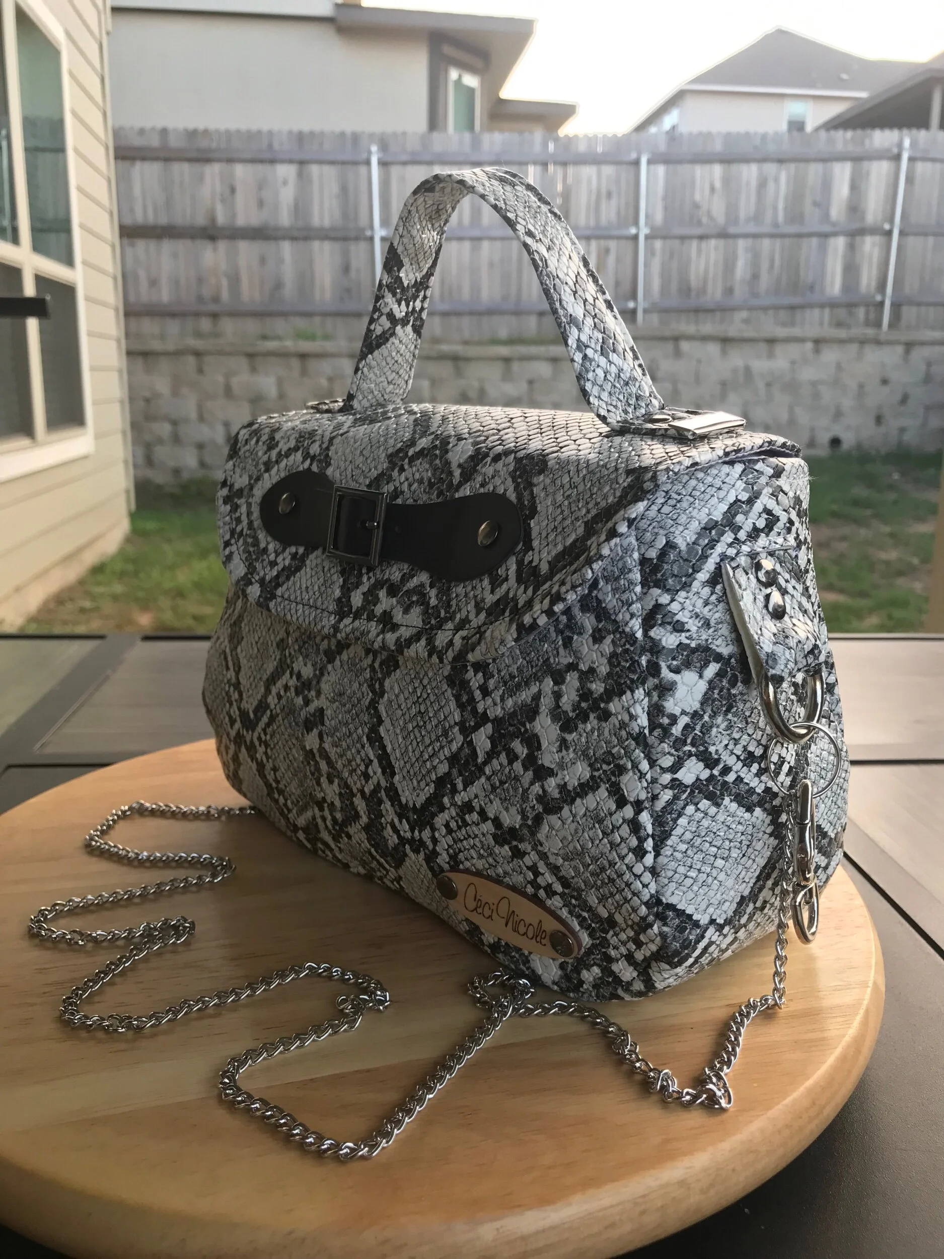 8C4BF2D7-2B2C-4D79-A45A-A94380A88DBE