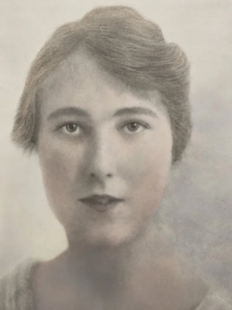 vintage-portrait-closeup-face.jpg.webp