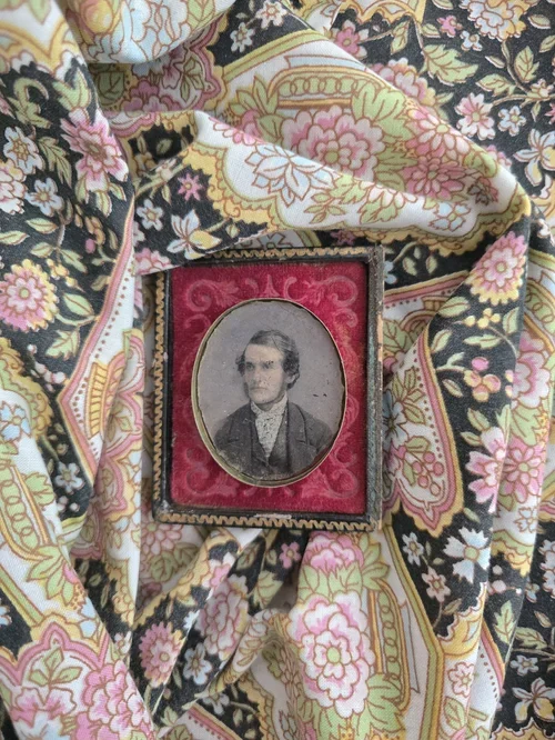 When Does Vintage Become Antique? A Simple Guide to Vintage, Antique and Collectible