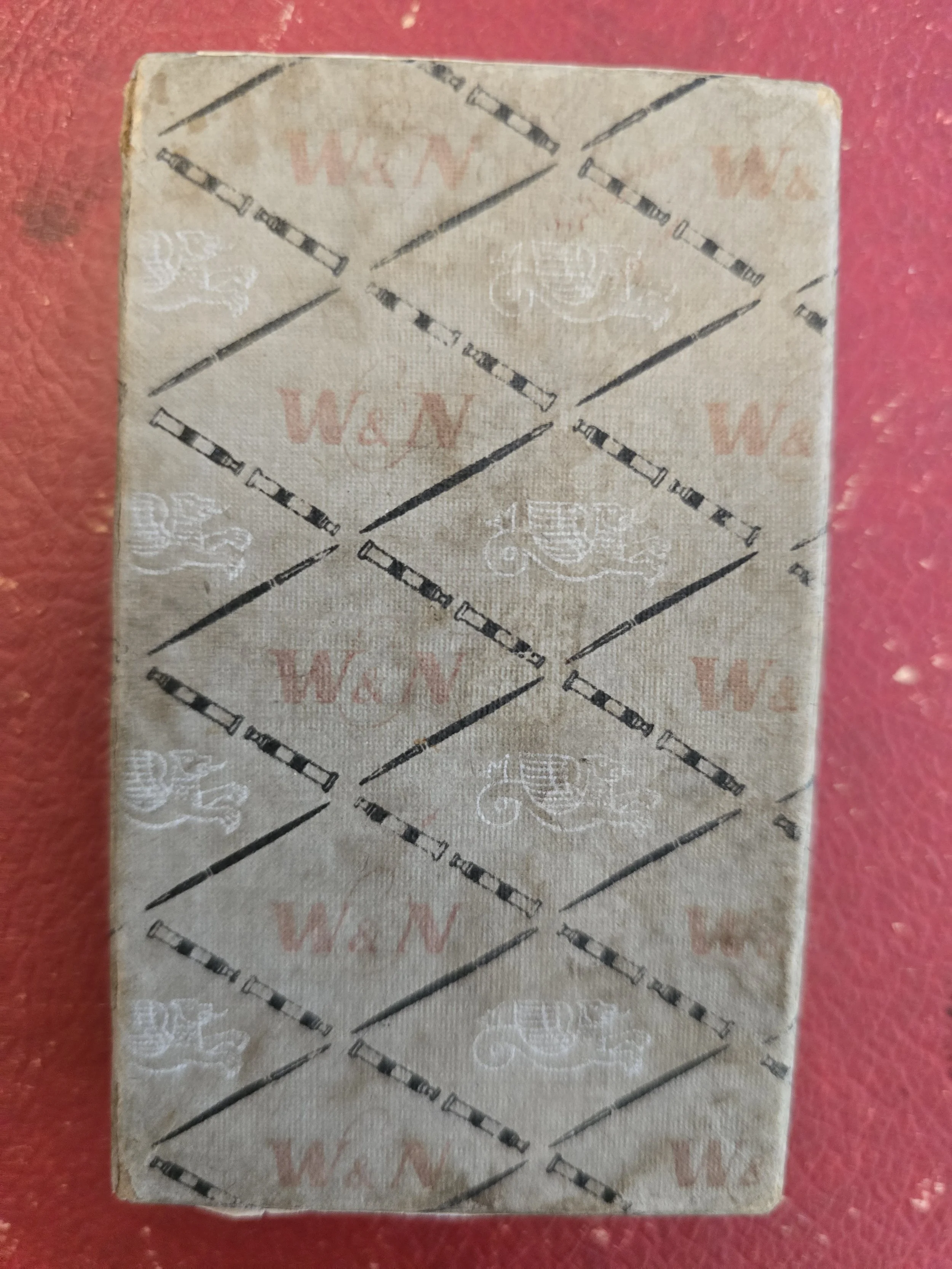 Original decorative paper-covered outer box of Winsor & Newton Bijou set.