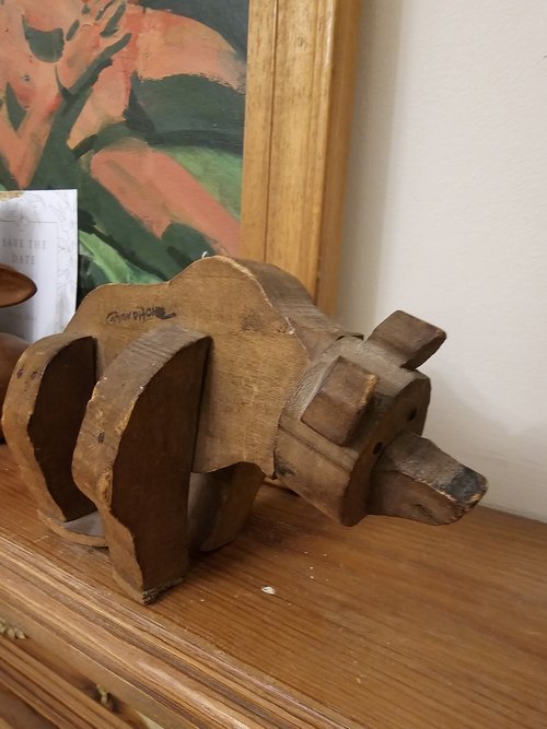 Side profile of rare 1906 French toy bear with movable limbs and historic patina