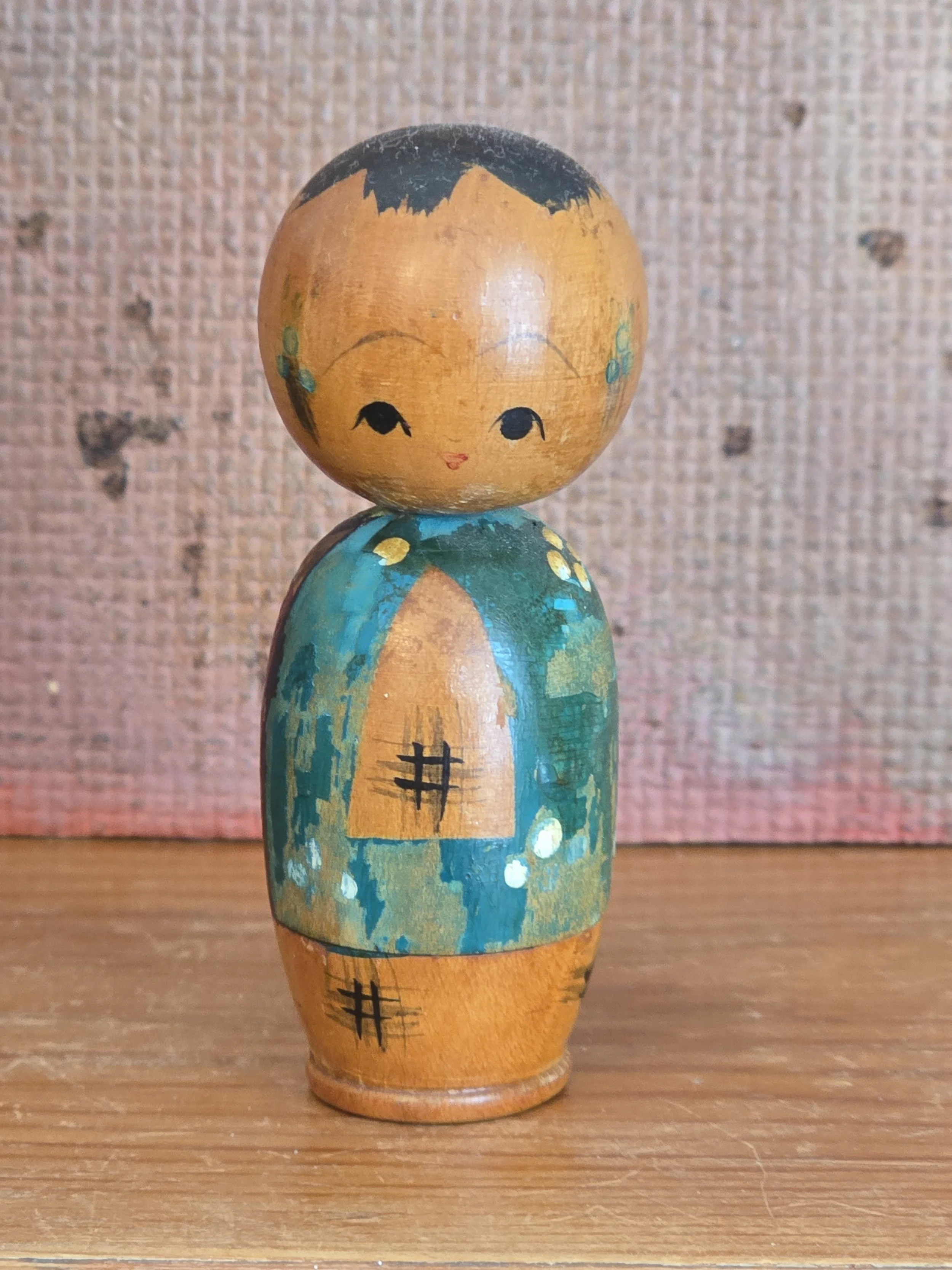Vintage japanese kokeshi nesting dolls trio