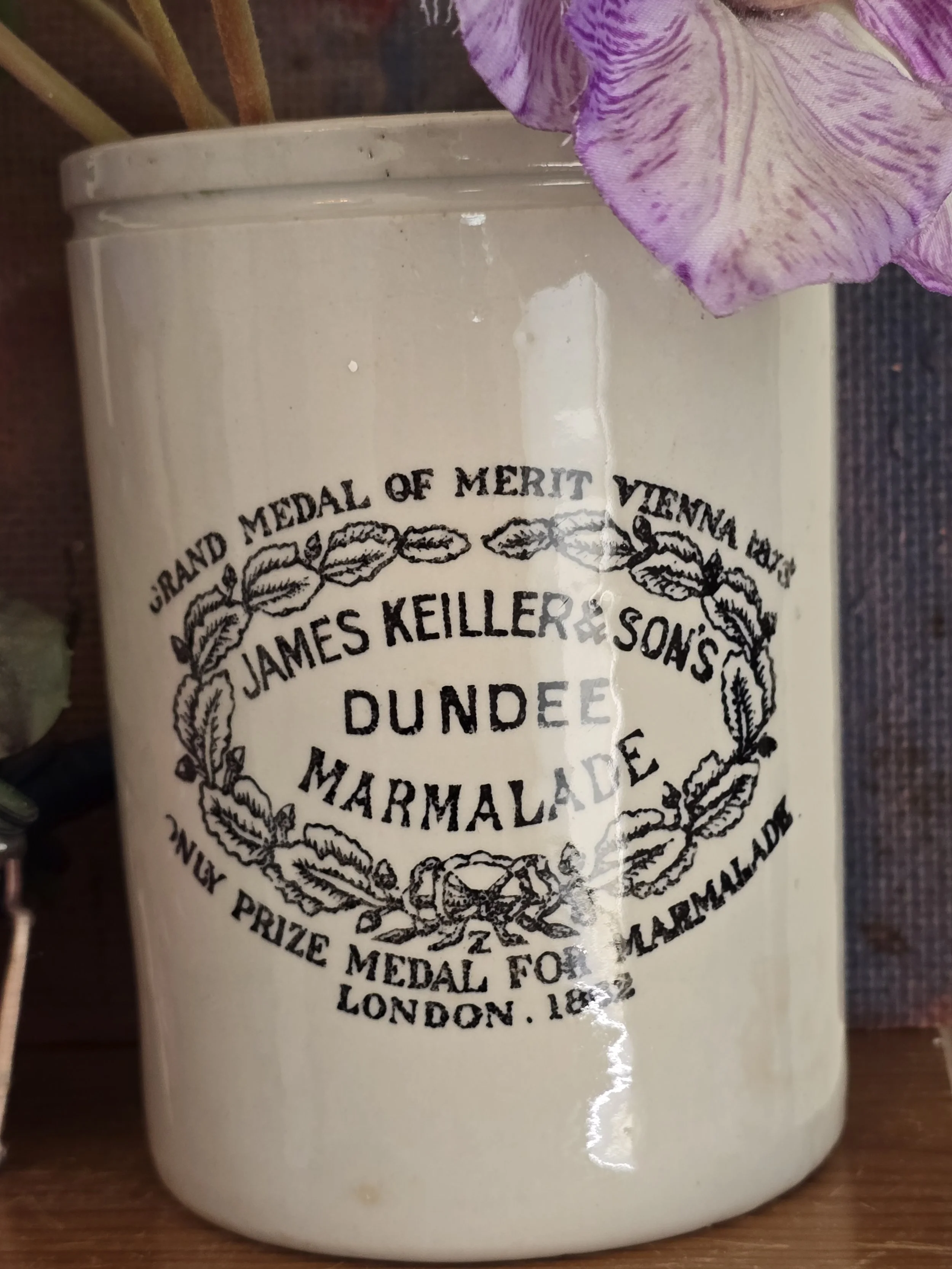 Victorial marmalade jar adviertising James Keiller and Son Dundee