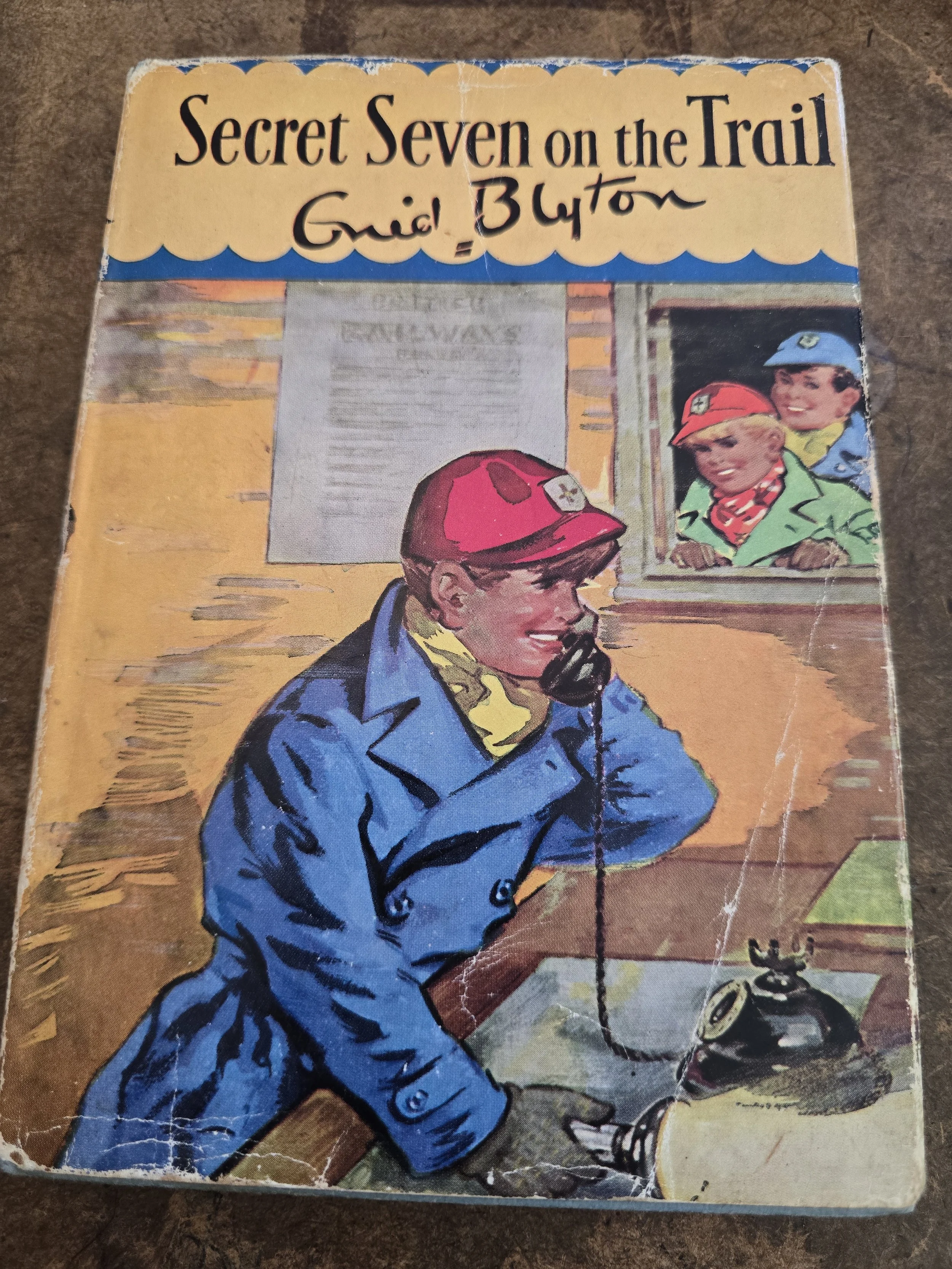 vintage secret seven on the trail book by enid blyton