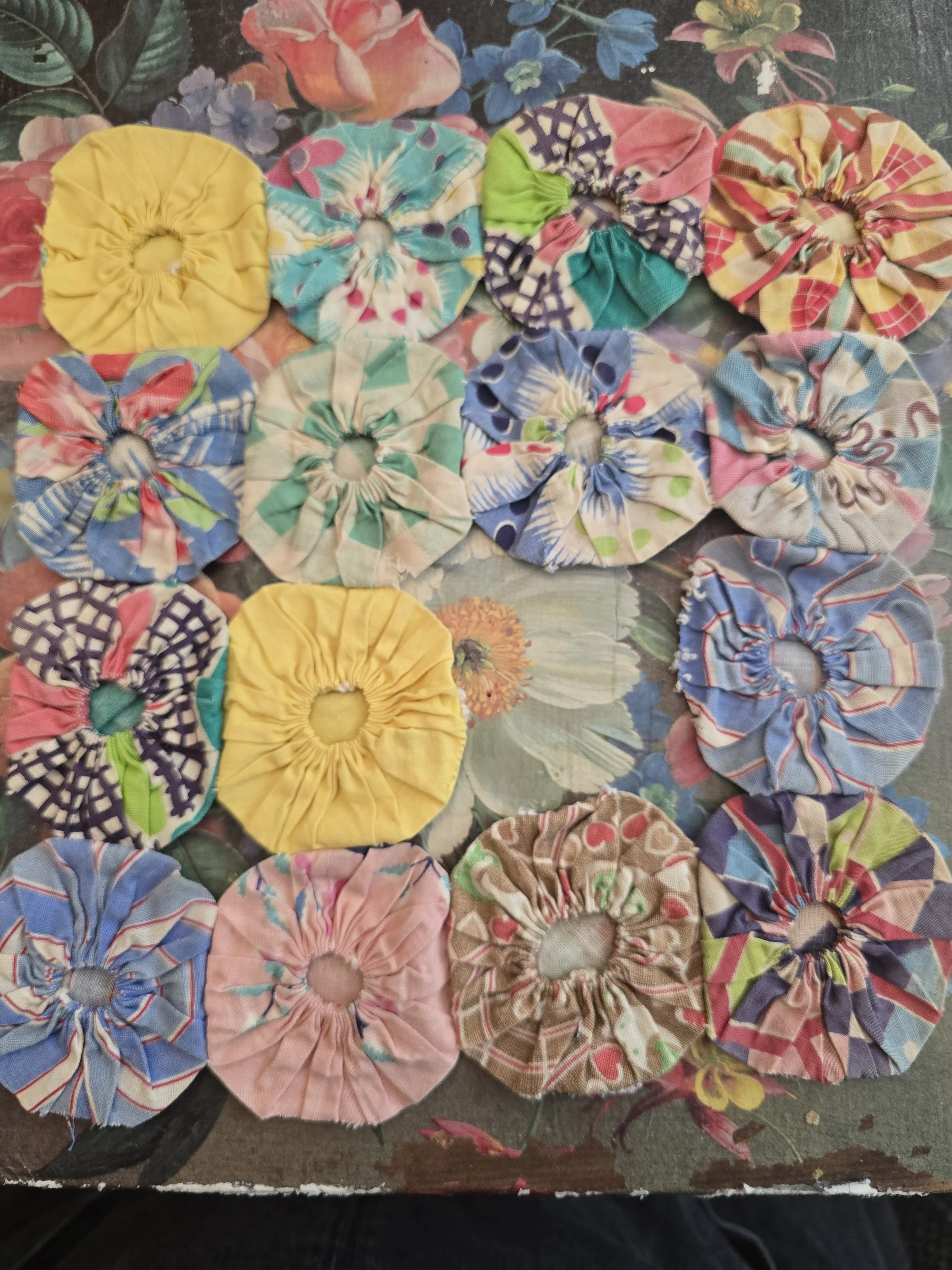 Mixed vintage Suffolk puffs made from colourful mid-century cotton fabrics.