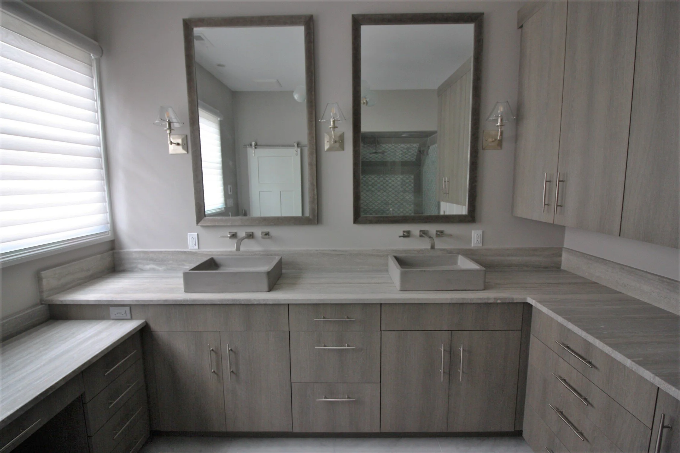 Master Bath Natl Light mirror.JPG