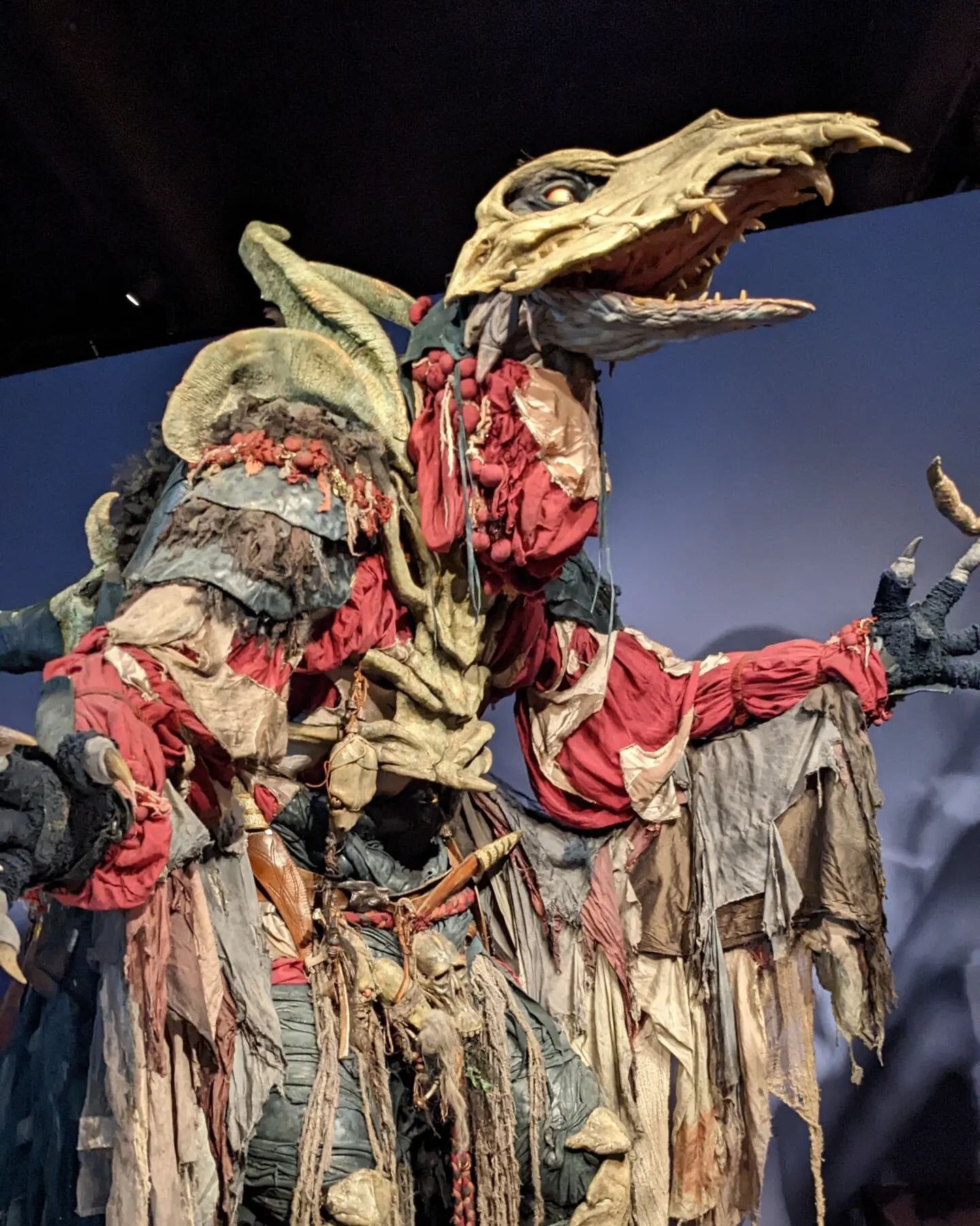 The Dark Crystal portion of the exhibit needed its own post. The detail on these costumes/puppets had me speechless. Not to mention my favourite skesis Skekmal was here. Absolutely incredible. 
.
@movingimagenyc @darkcrystalofficial #skeksis #skekmal