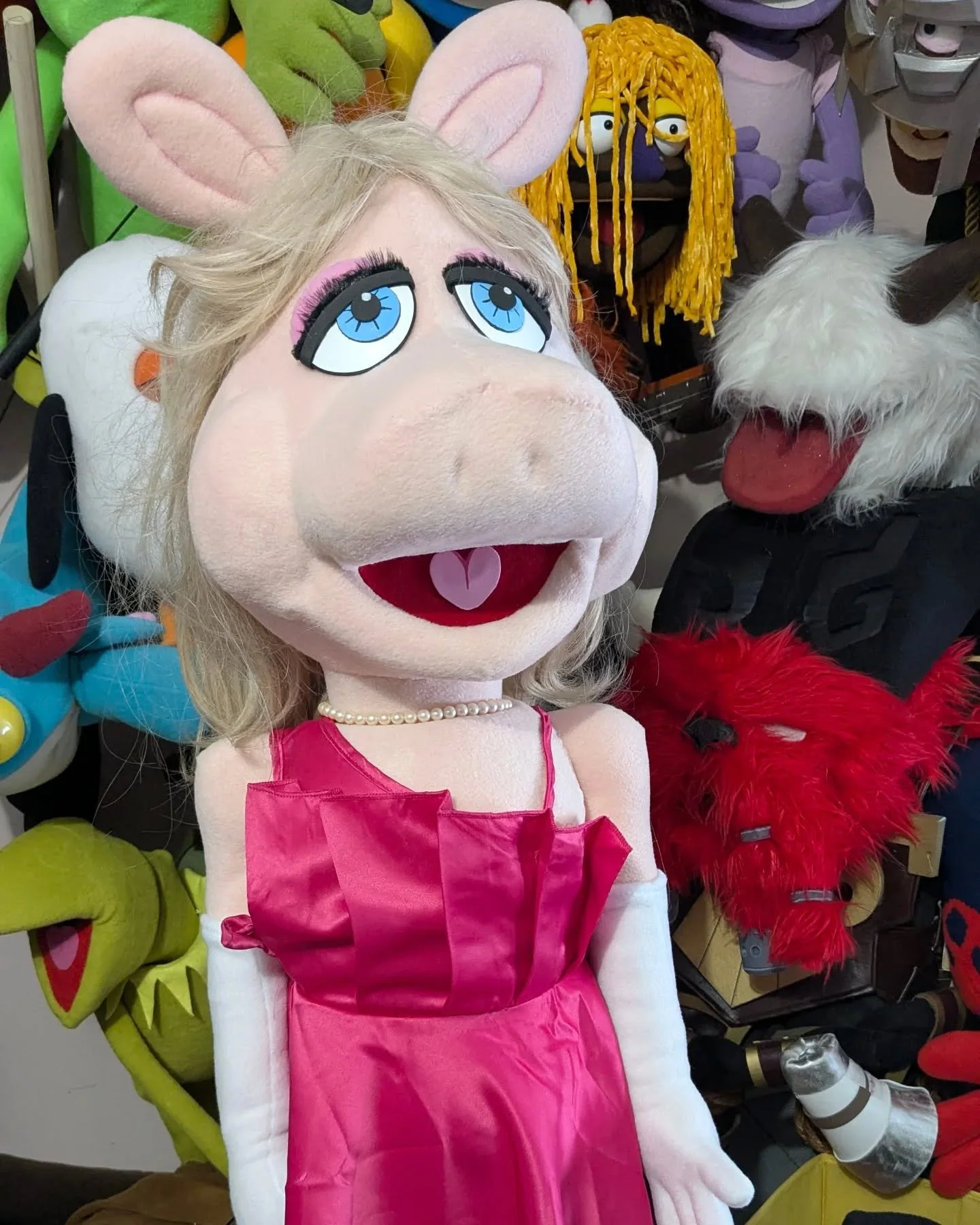 Not too bad for my first Miss Piggy! 
.
#misspiggy #themuppetshow #kermitthefrog #puppets #themuppets #gonzo #sesamestreet #JimHenson #frankoz