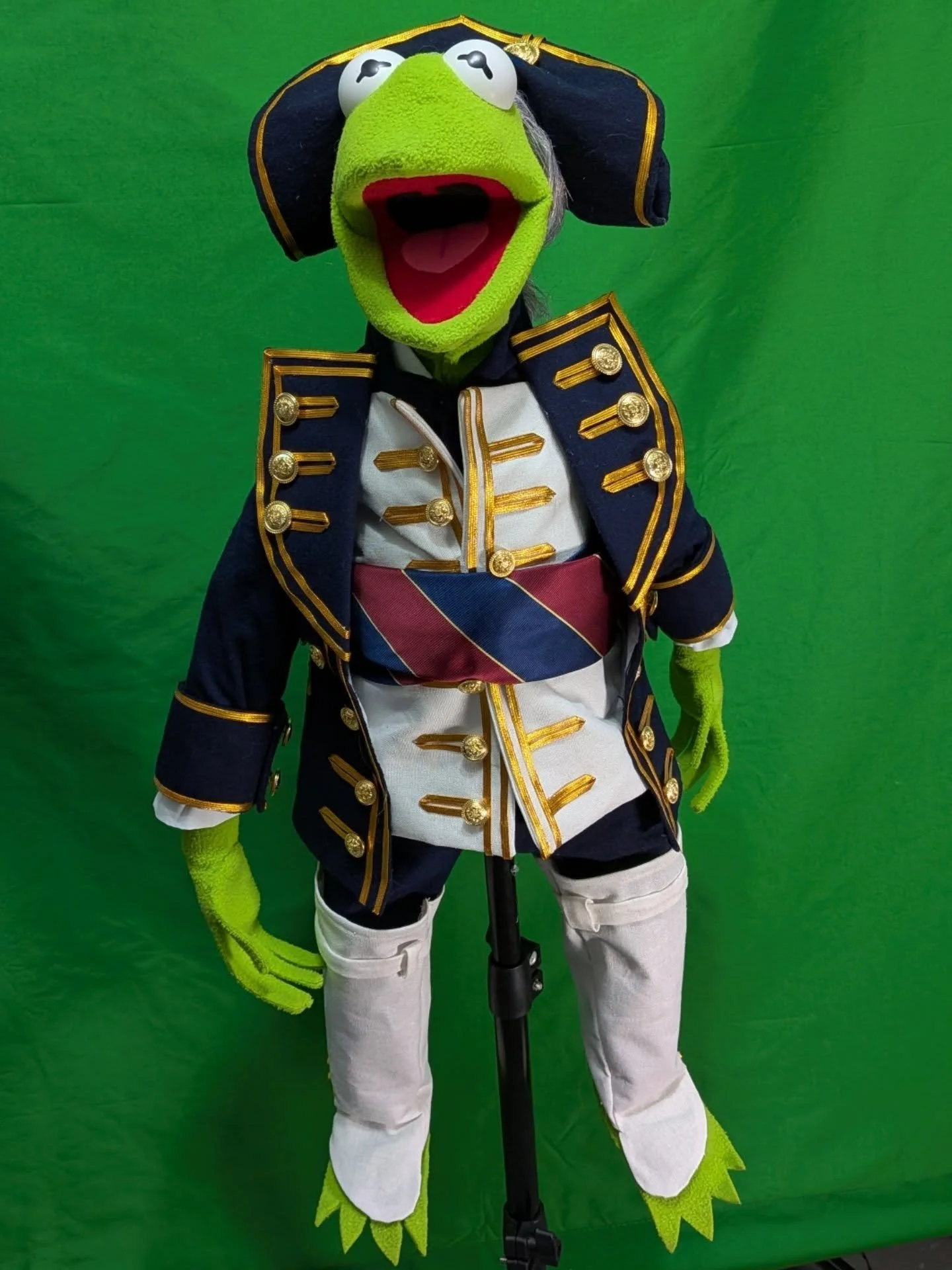 Happy 30th to Muppets treasure island! Just made my own Captain Smollett to bring with me to a Renaissance fair. #kermitthefrog #muppetstreasureisland #captainsmollett #muppets #renfaire @glengarryrenaissance