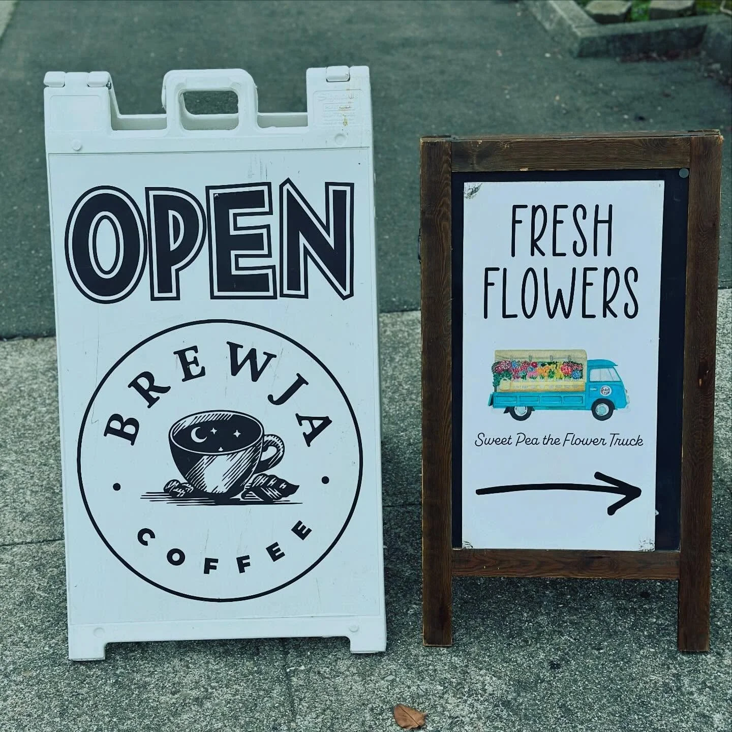We&rsquo;ll be at @brewjacoffee Sunday 9am-12pm. Come warm up with delicious hot drinks and food. 

#sweetpeatheflowertruck #flowertruck #sfbayarea #womenowned
