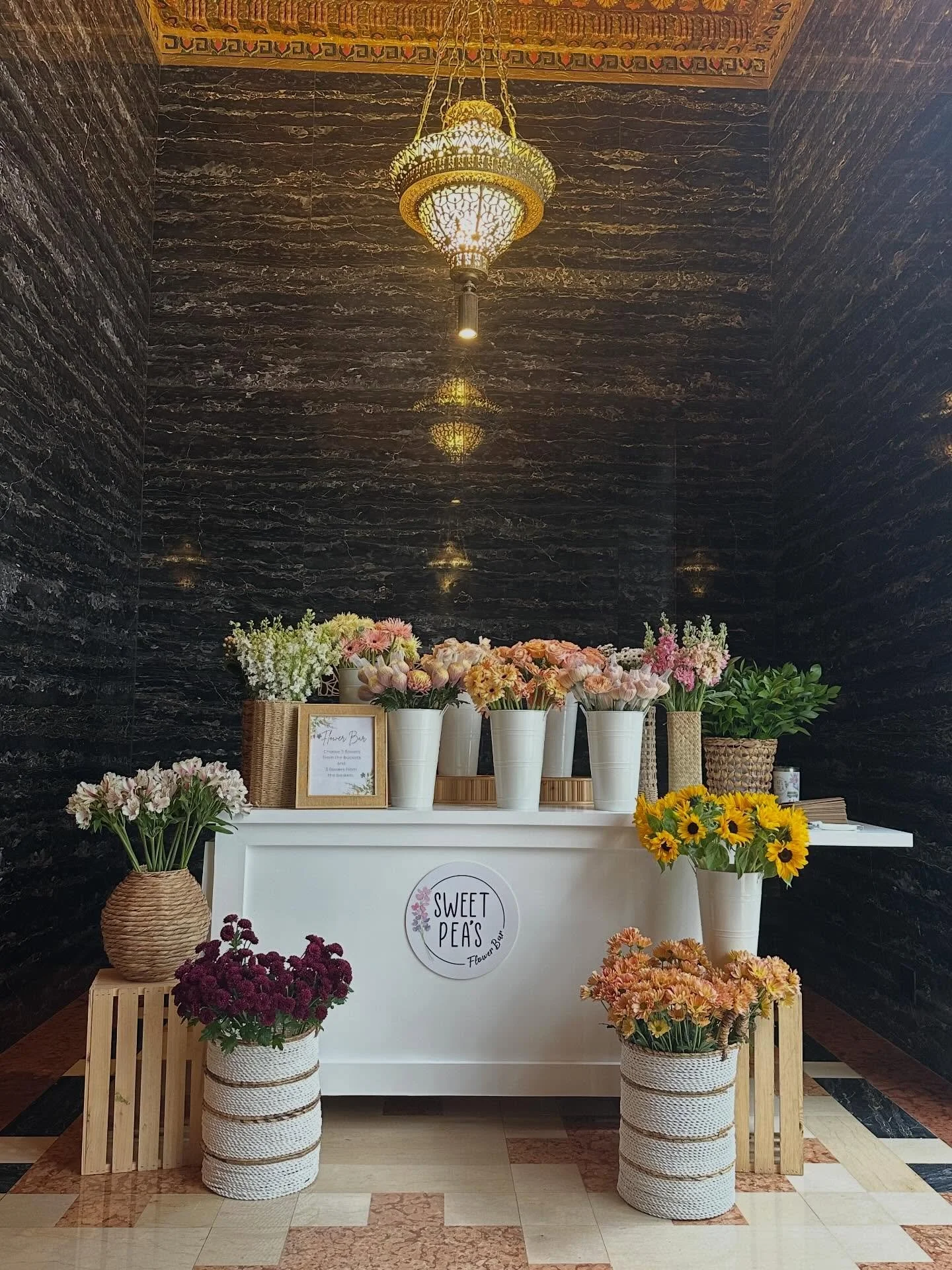 140 New Montgomery St. is a stunning part of San Francisco history. It was a pleasure to be inside this beautiful historical building. 

#sweetpeatheflowertruck 

Flower Truck / Flower Bar / Flower Cart / Corporate Events / Special Events / Activatio