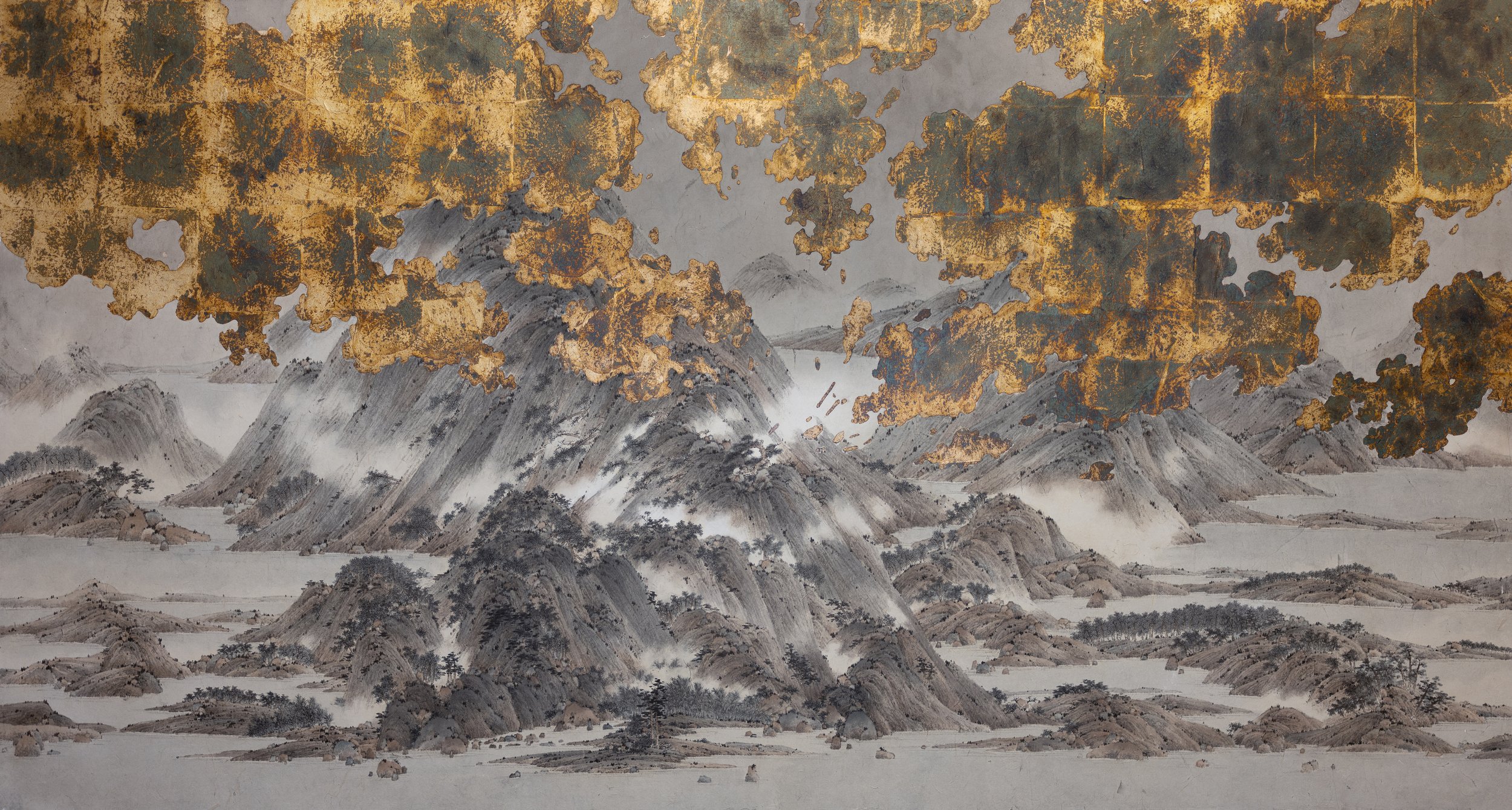 Nothing Happens 什麼都沒發生 | 2022 | Ink, colour and silver leaf on paper | 178 x 96 cm
