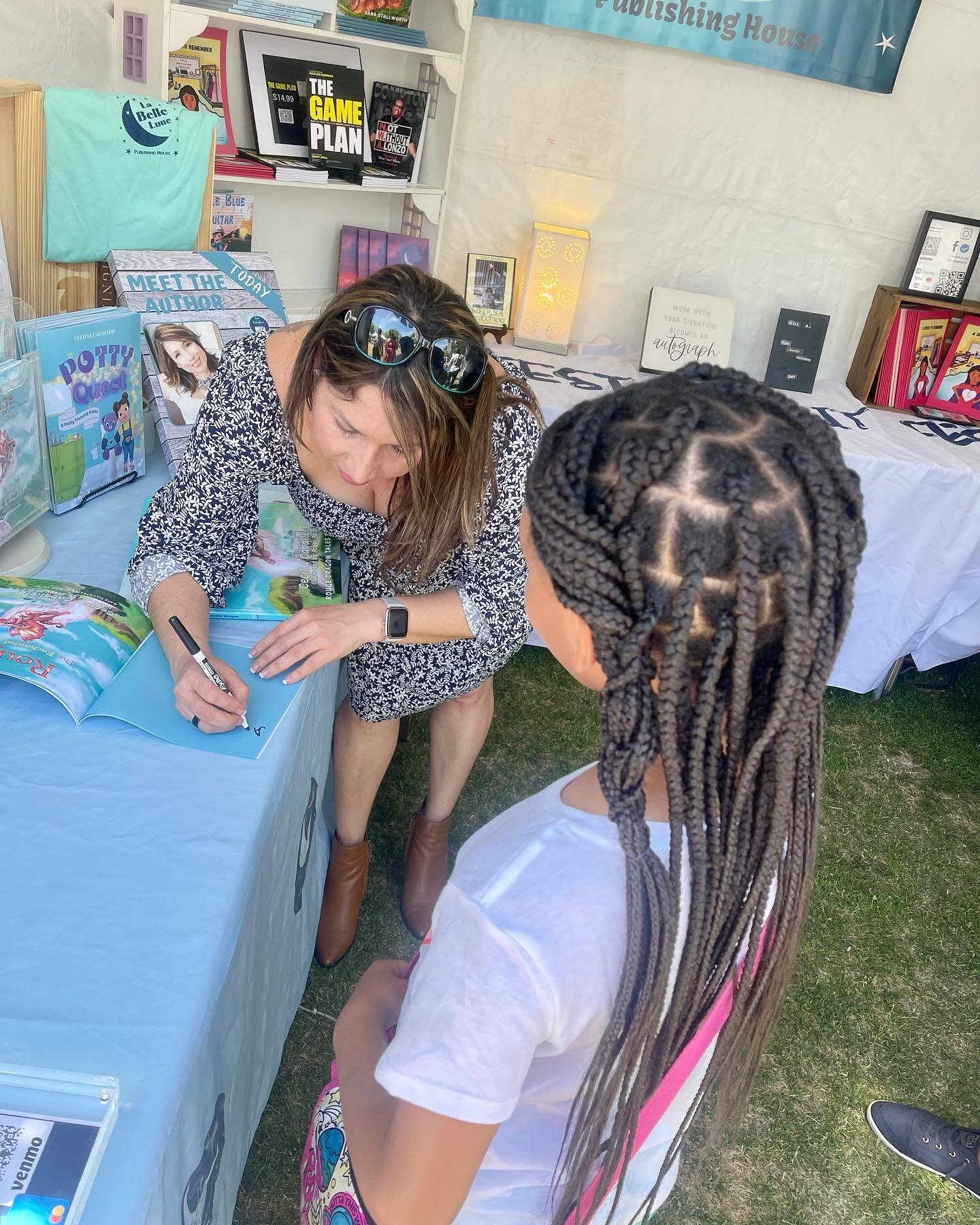 Because &ldquo;readers are leaders&rdquo; 🤓

Thoroughly enjoyed the LA Times Festival of Books today! Because Ava is such a reader, I love that she gets to meet new authors and talk with returning authors about their books. ☺️

@latimesfob, us book 