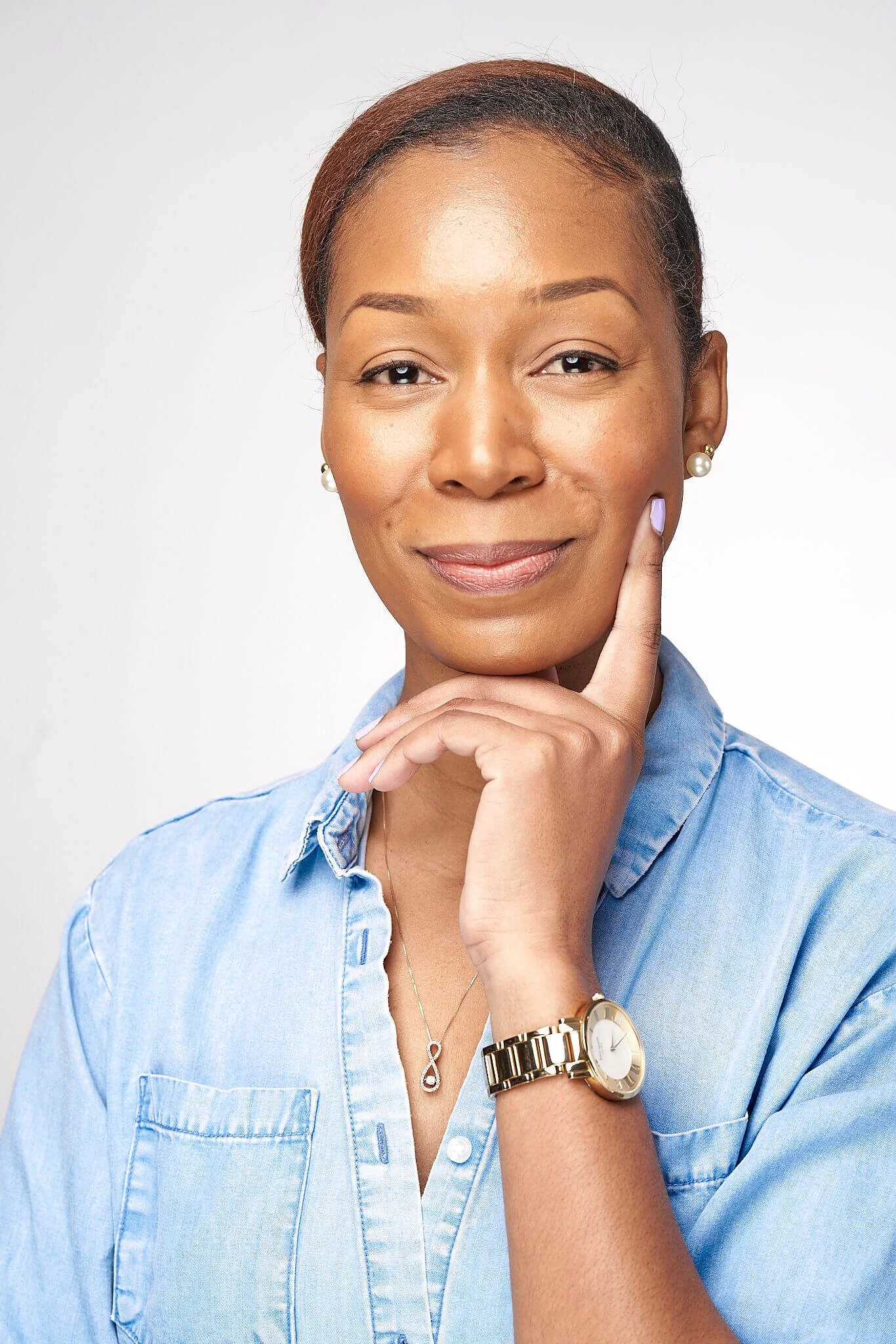 Lauren Marie, host of the Shine Through podcast