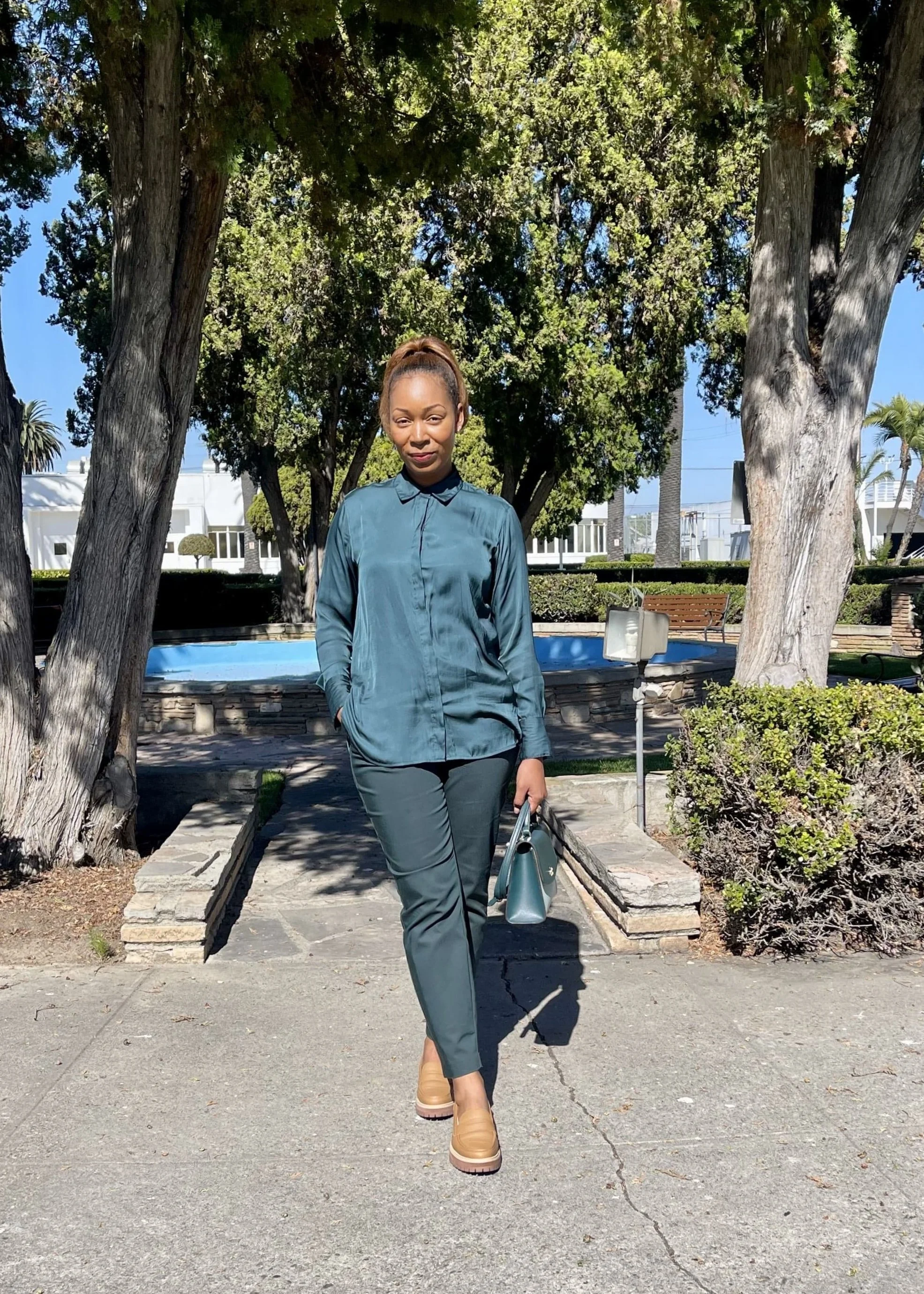 Lauren Marie on her contact page