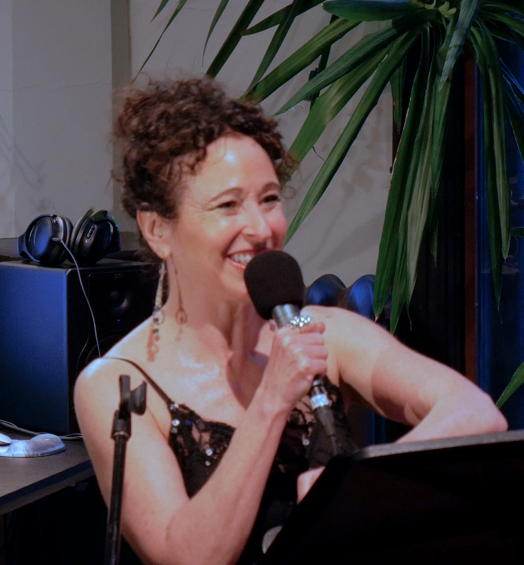 Andrea May 21 2023 Szalon Bill Houston photo.jpeg