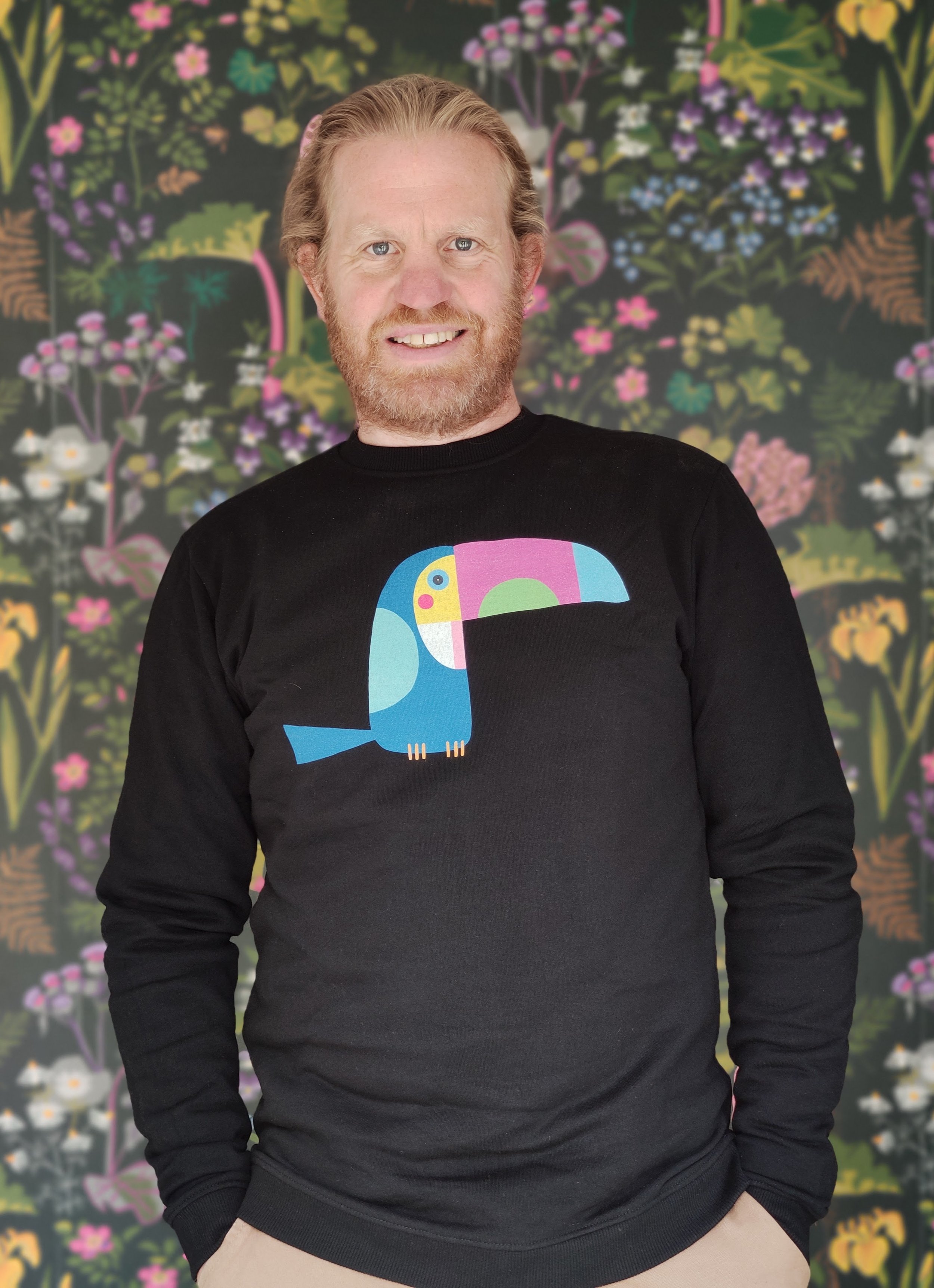 'Psychedelic Roy' toucan organic sweatshirt