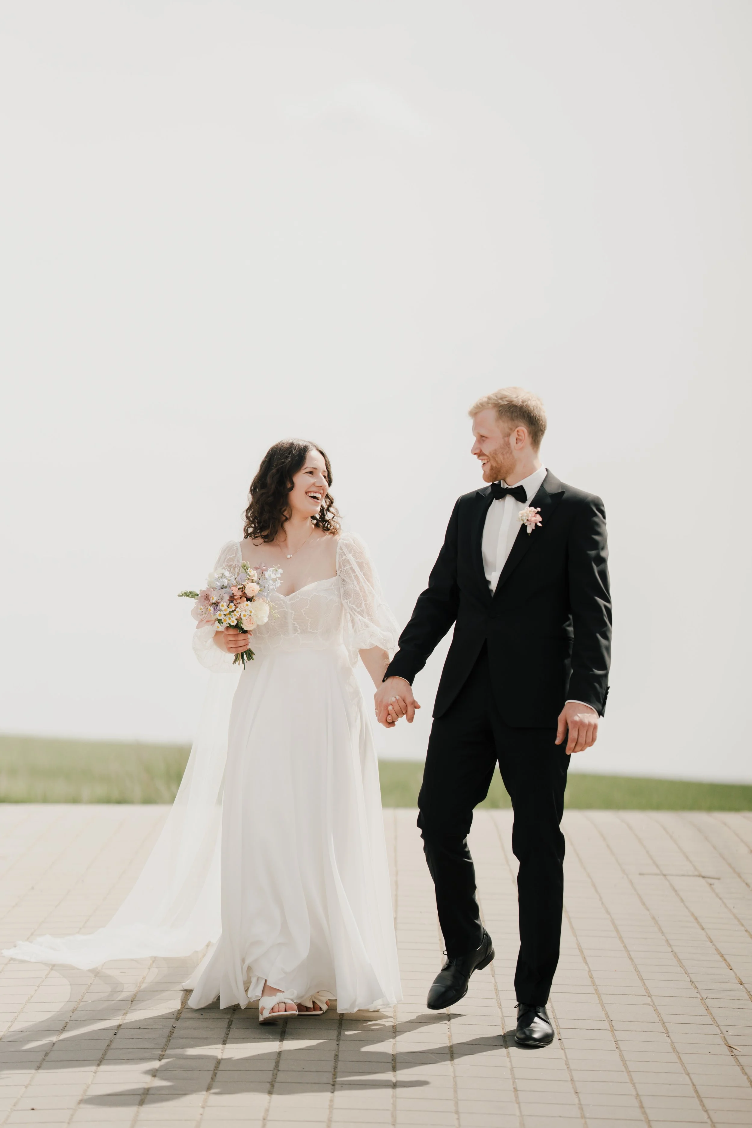 Was macht natürliche Hochzeitsfotos aus?