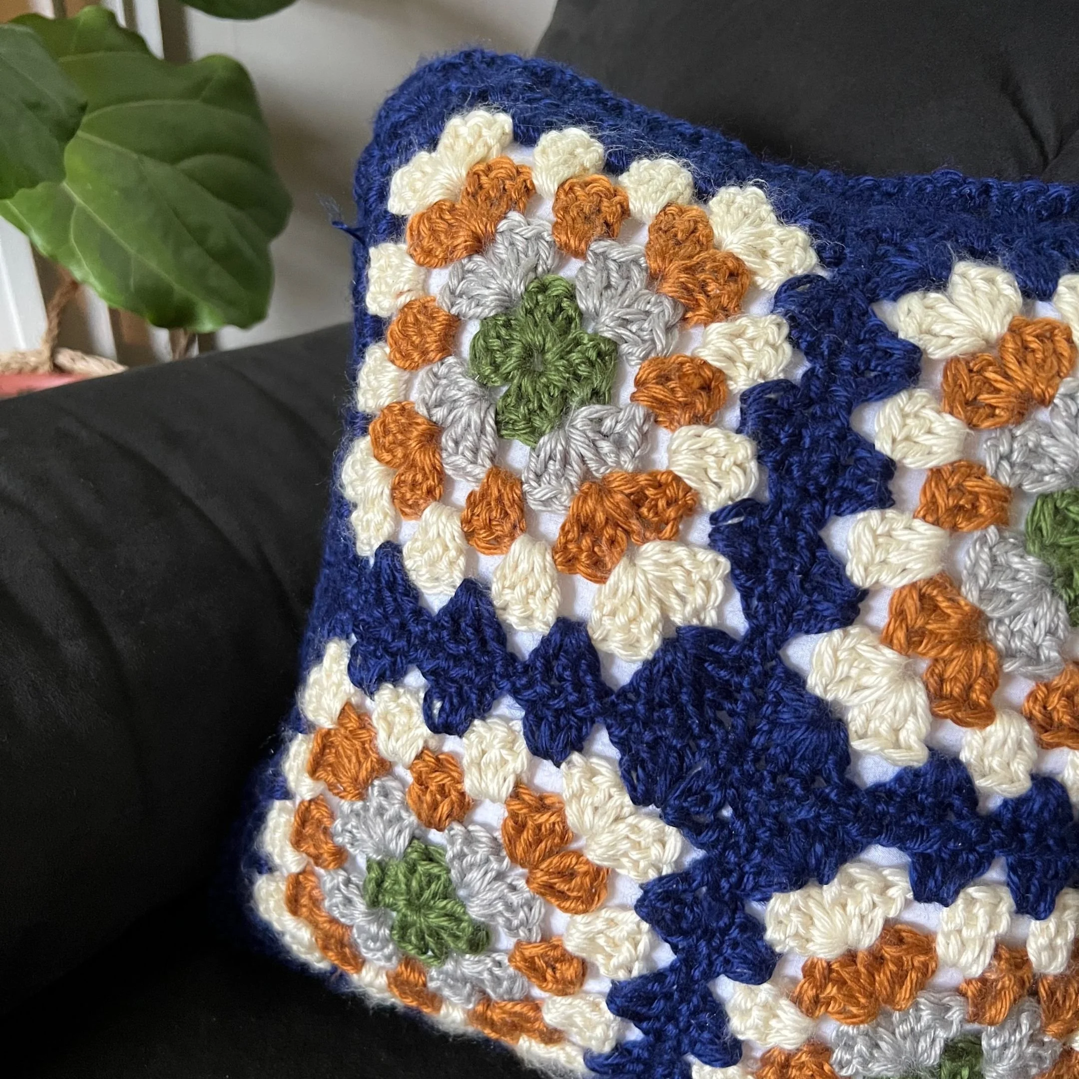 Granny's 4Square Pillow FREE Crochet Pattern Granny Square