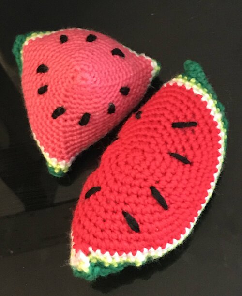 Darn Good Yarn - Kit de ganchillo para principiantes a intermedios | Sandía  DIY Crochet Amigurumi - El kit de ganchillo incluye patrón, hilo, gancho