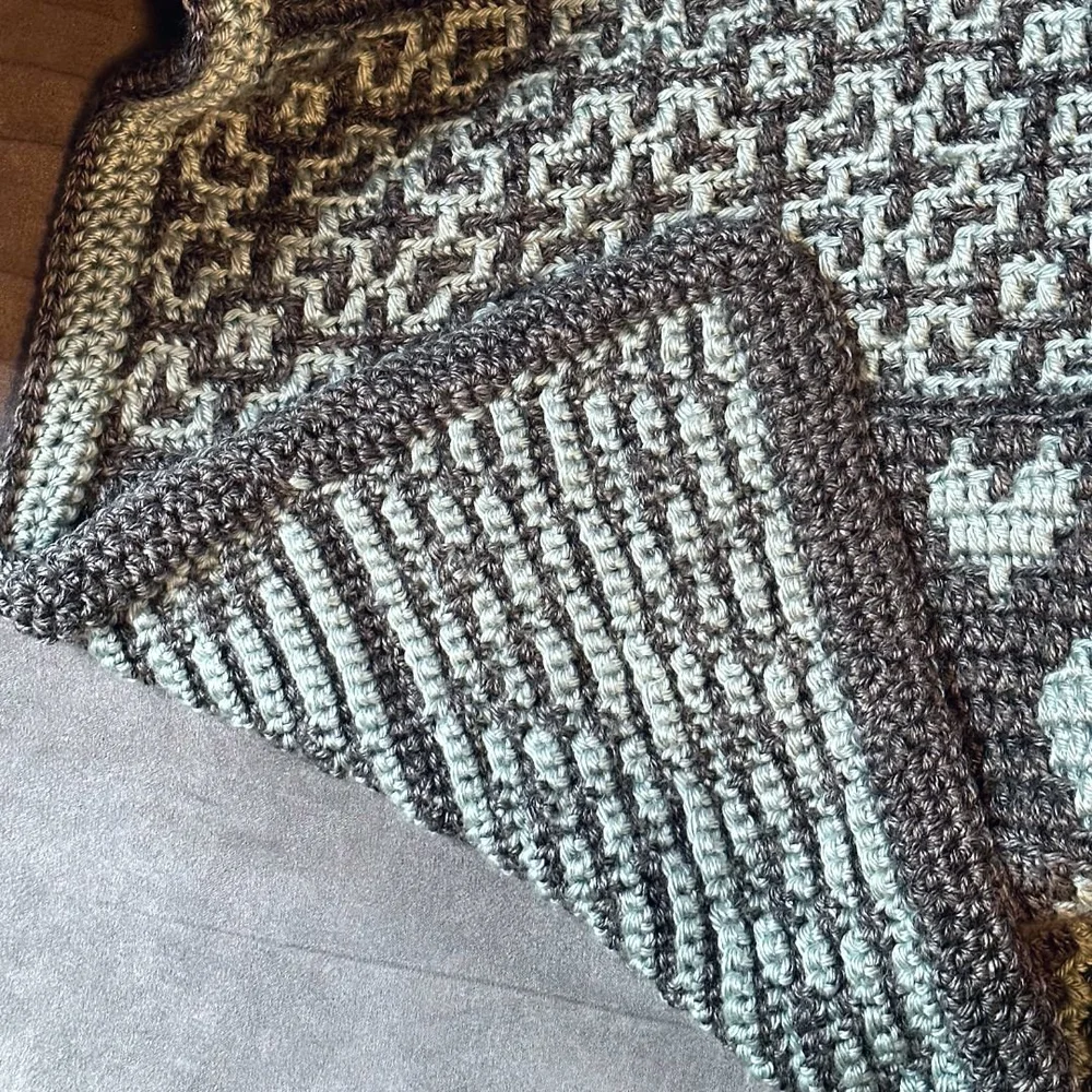 How to Crochet an Envelope Border using HDC for an Overlay Mosaic