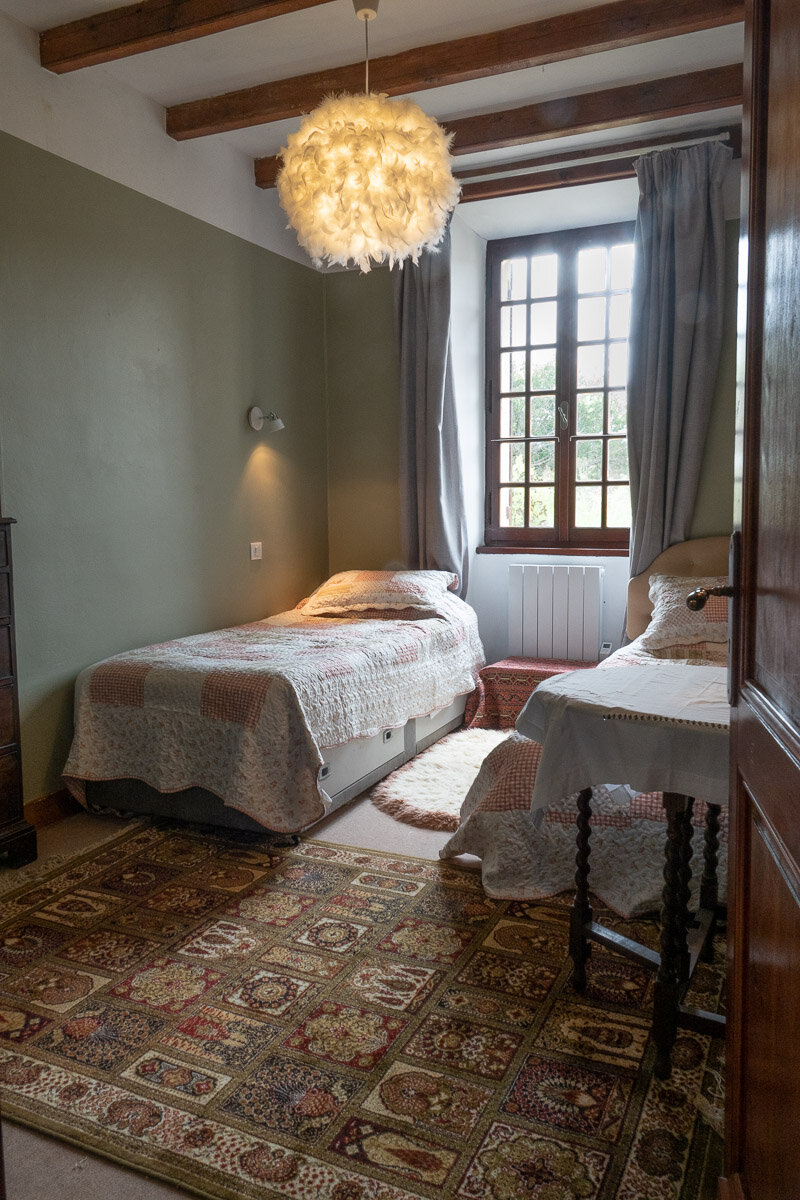Twin room.jpg
