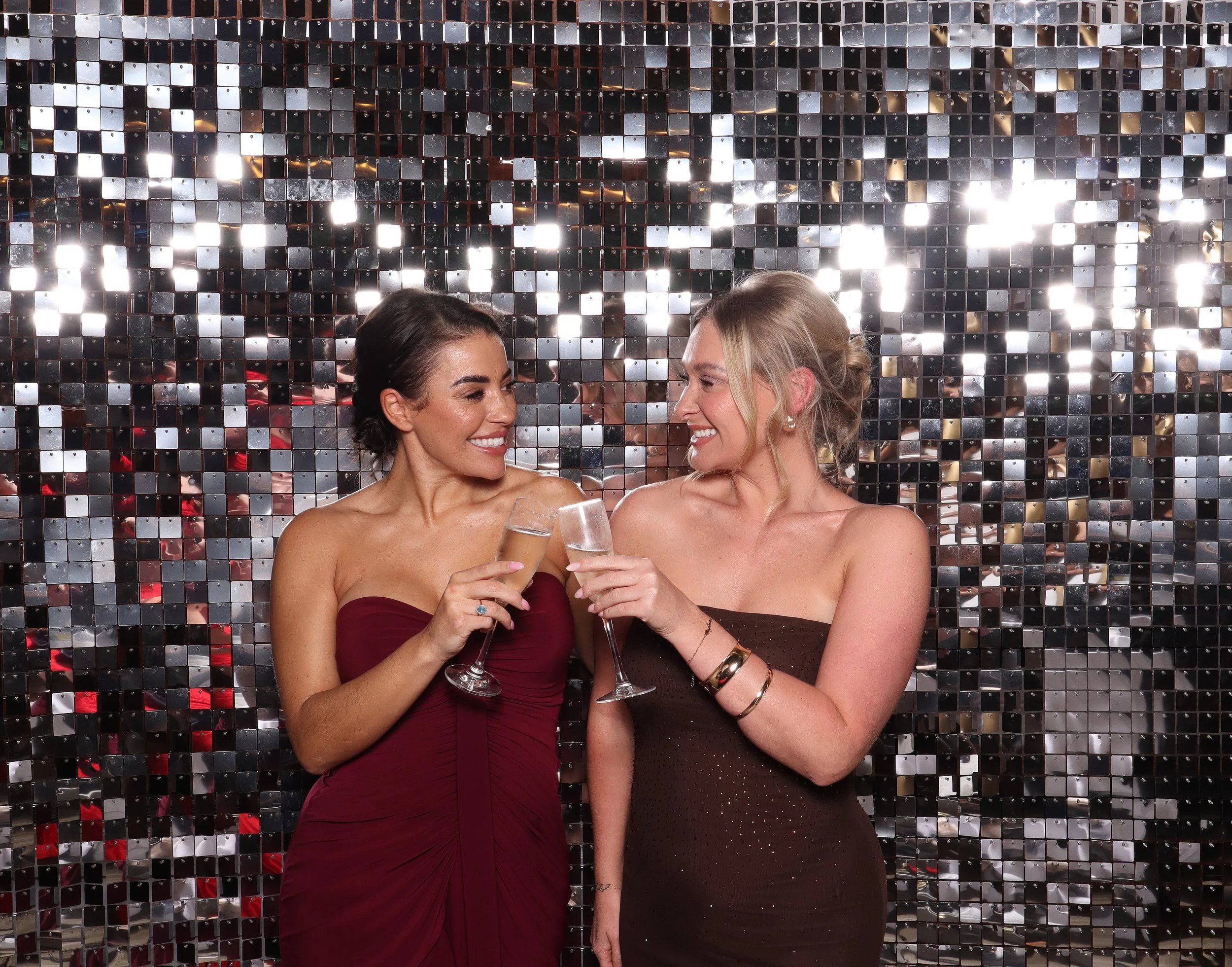 Silver Shimmer Wall (Upgrade Option)