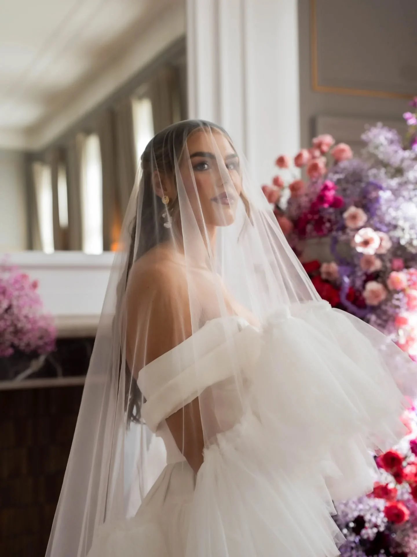 Sophie Alexandria Workshop✨️

Every now and then its really good to kick yourself out of your comfort zone. For us that meant taking ourselves along to a photography conference we'd never been to and signing up to a workshop by one of our fave photog