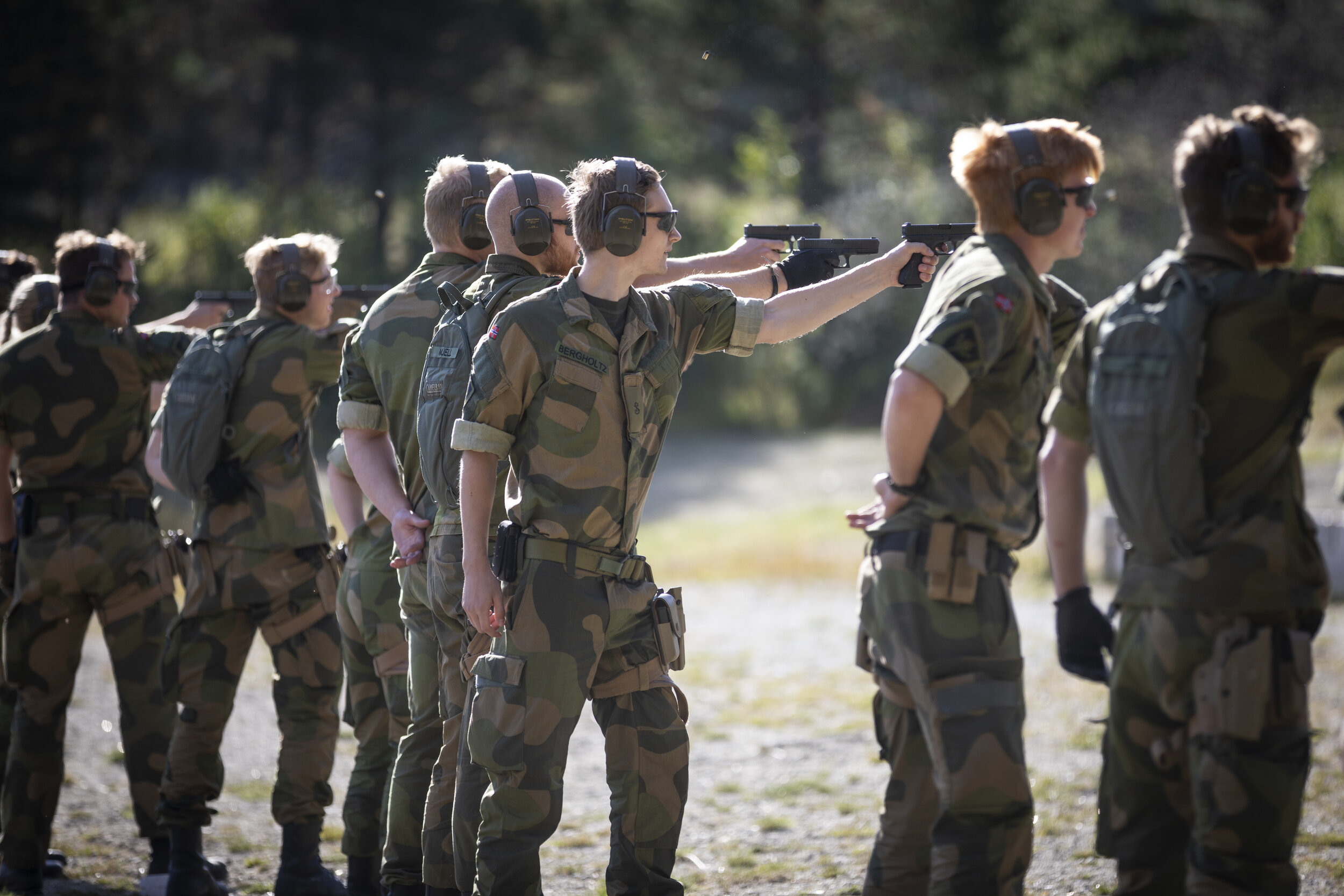  Cybersecurity students in a shooting refresher course at Dombås (Lieslia) 