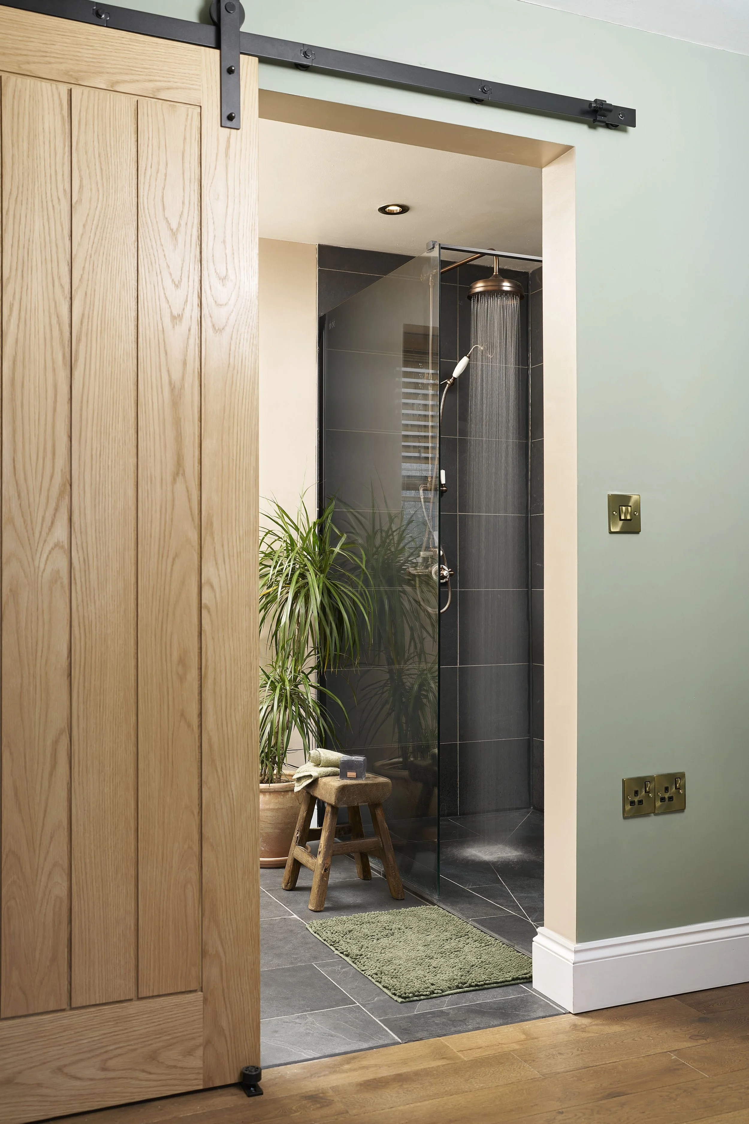 240204_RT_SetInterior_0266_Sliding door.jpg