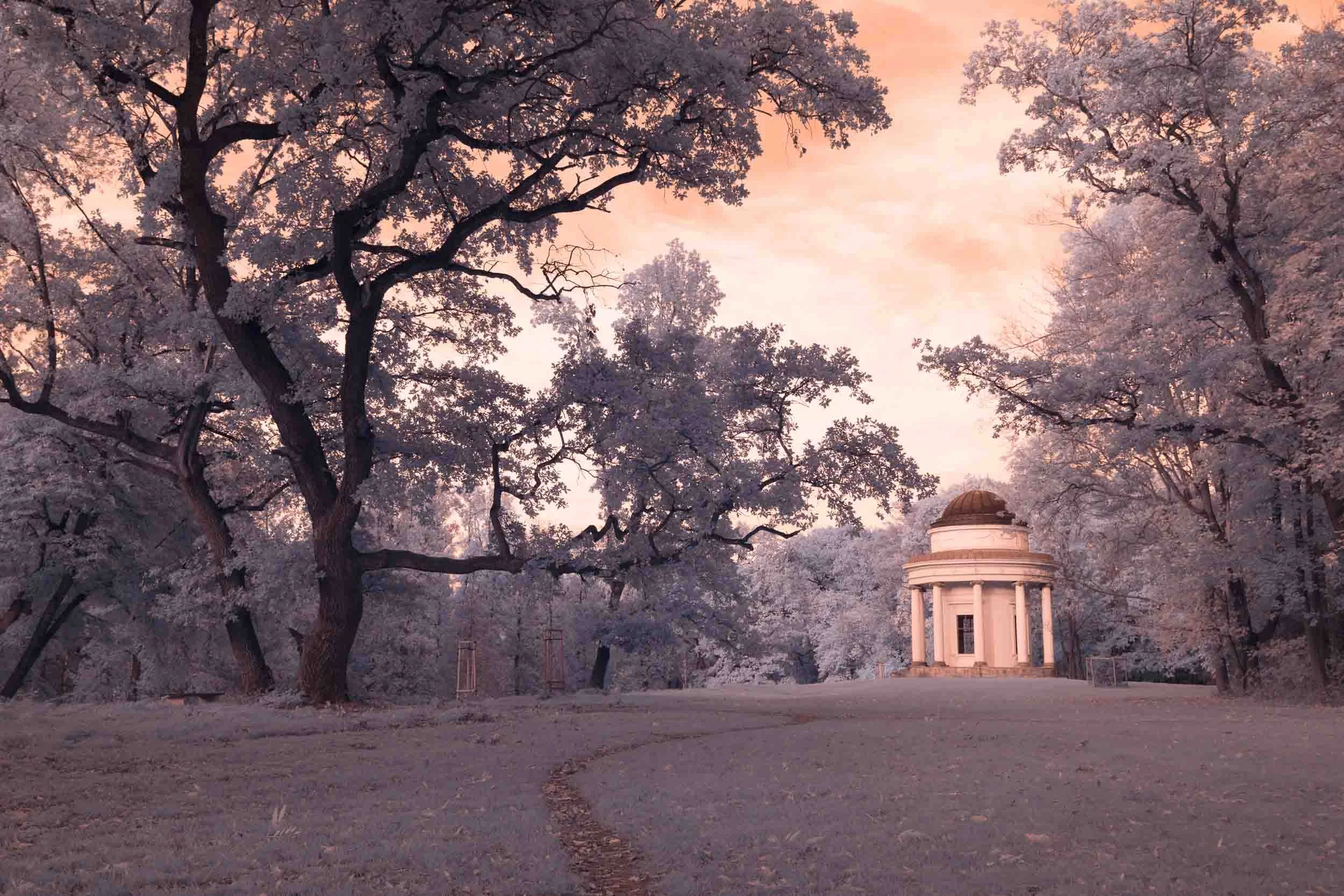 Chateau Veltrusy - temple