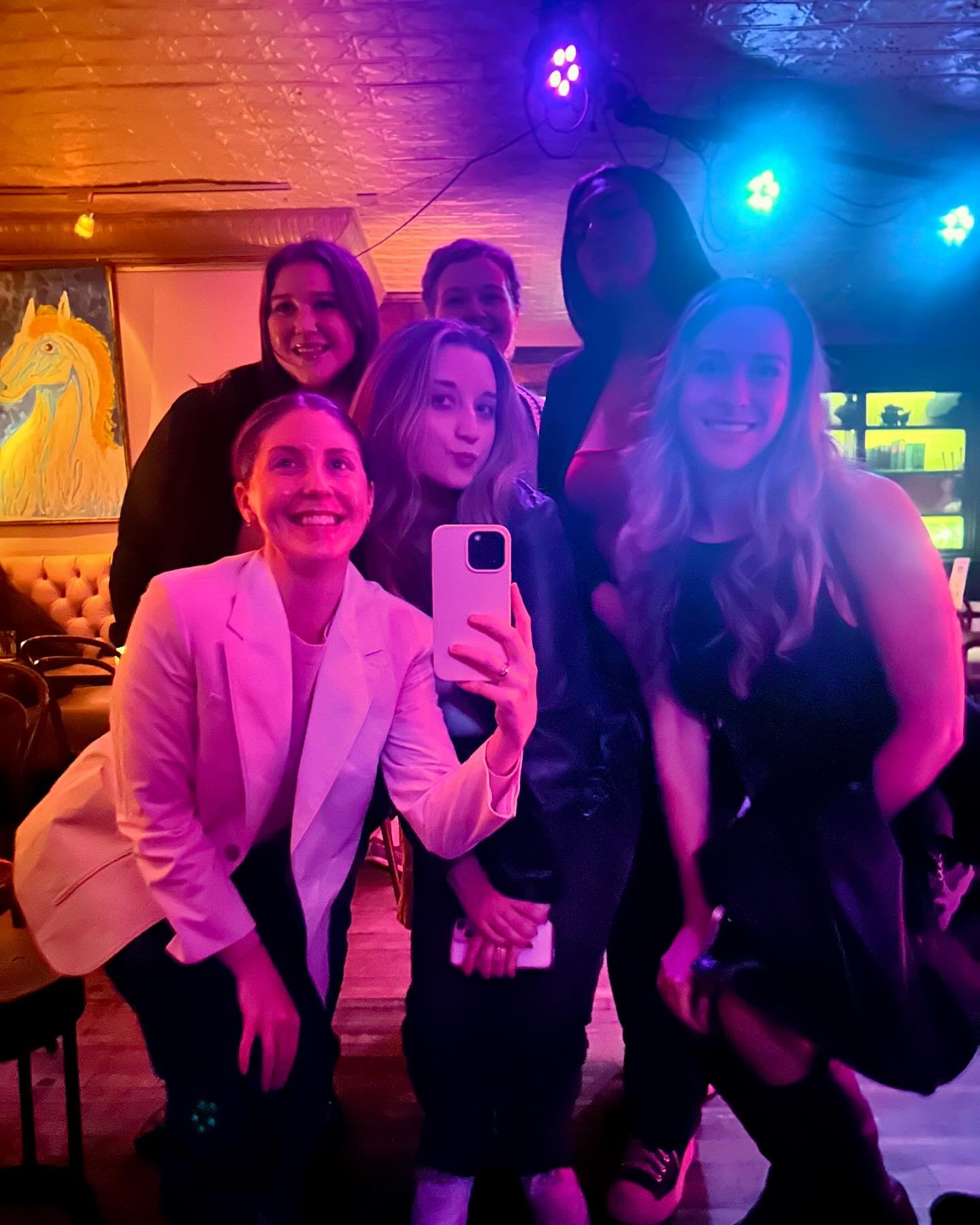 Live from New York&hellip; it&rsquo;s Tuesday night at The Red Room! 🎤 Thanks to all who joined us for a night of laughs at @tuesdaysattheredroom earlier this week!

The highlight of our evening? Our very own President, Alexis, and Young Alumnae Co-