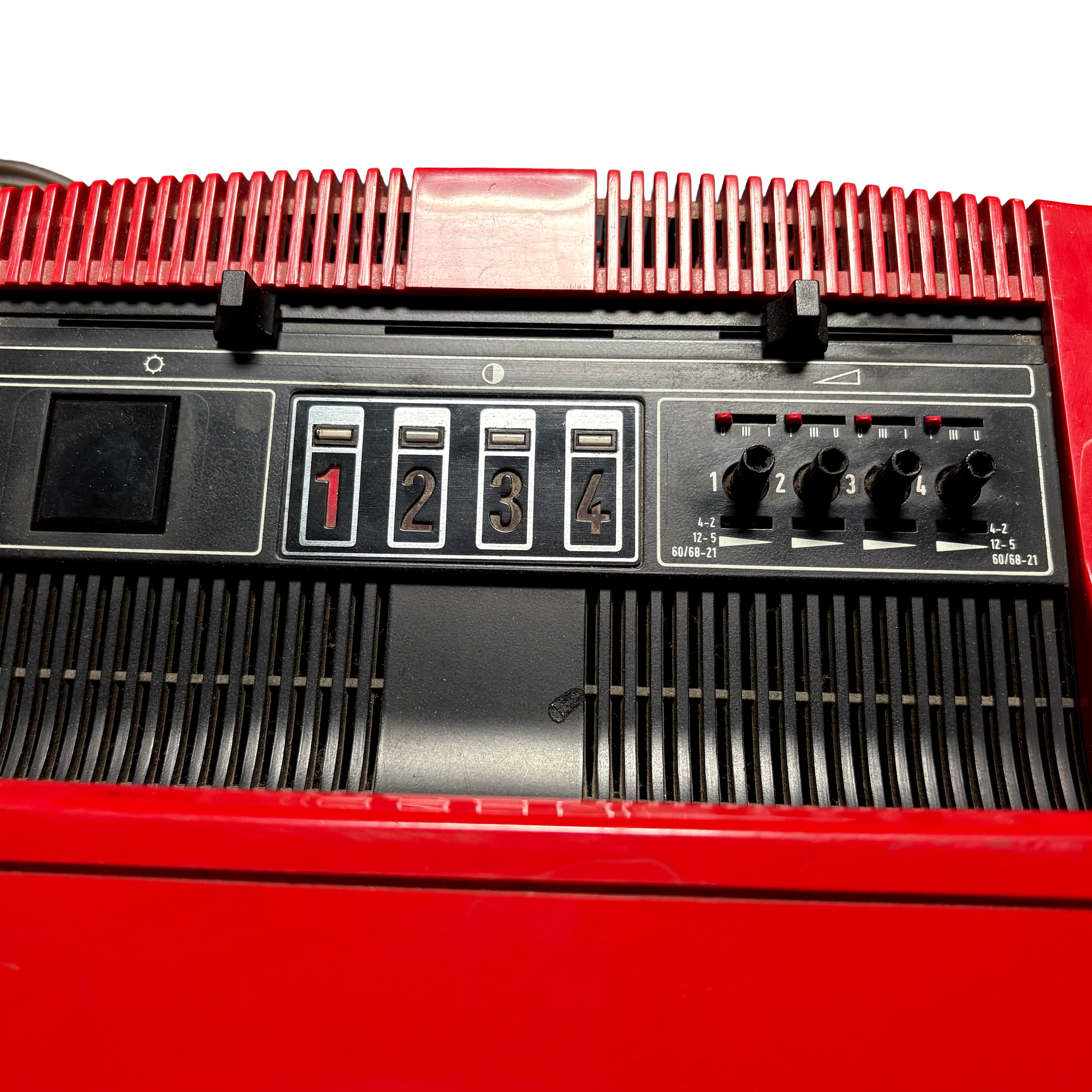 Grundig Rouge RF Close up.png
