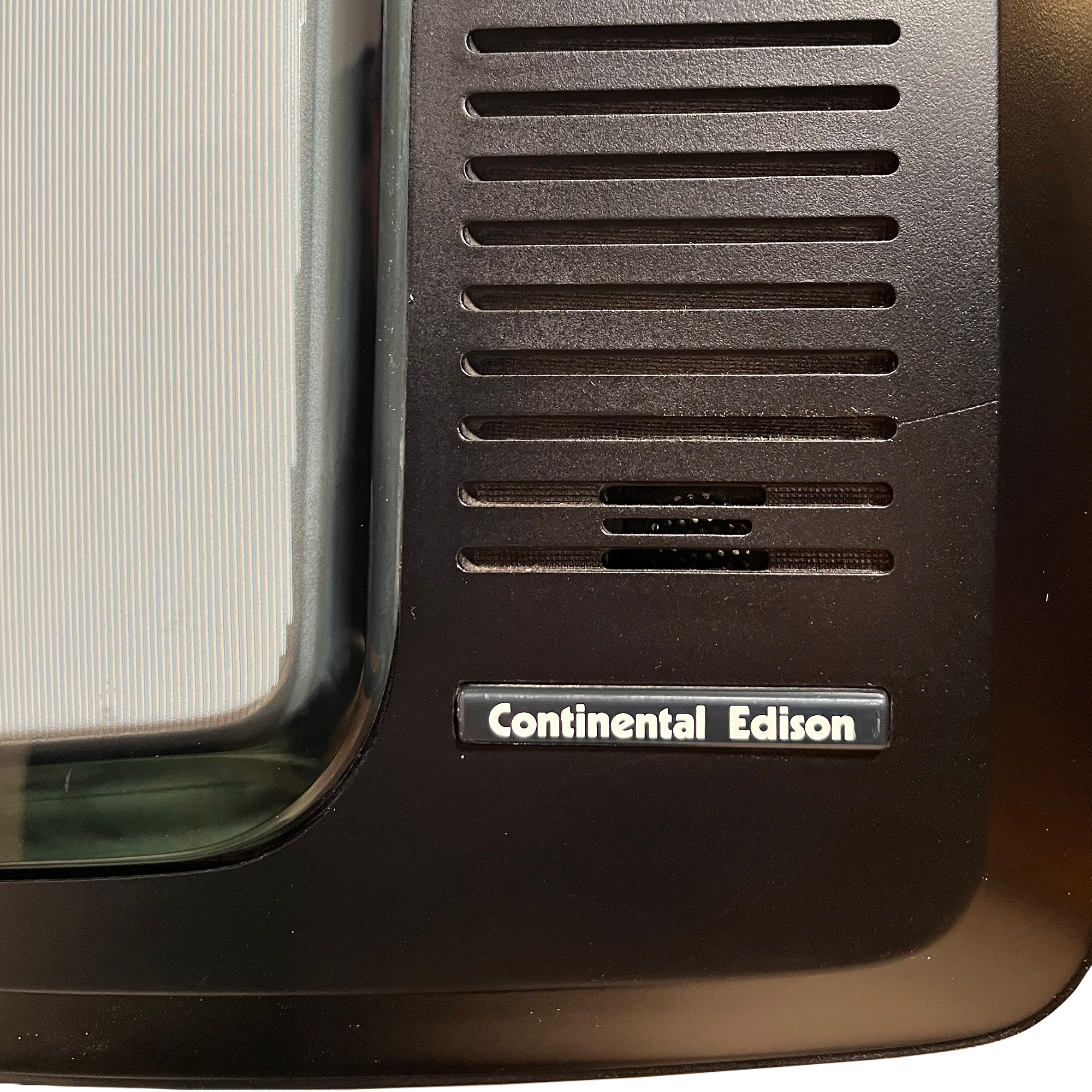 CONTINENTAL EDISON CLOSE UP.png