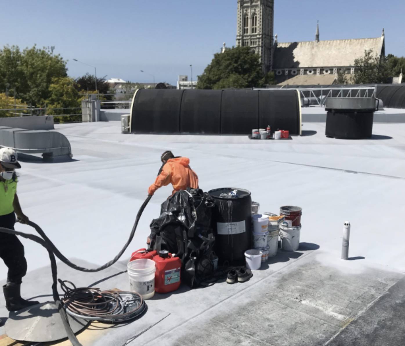 Torch-On vs. Seamless Liquid Membrane: Which Roof Lasts Longer?