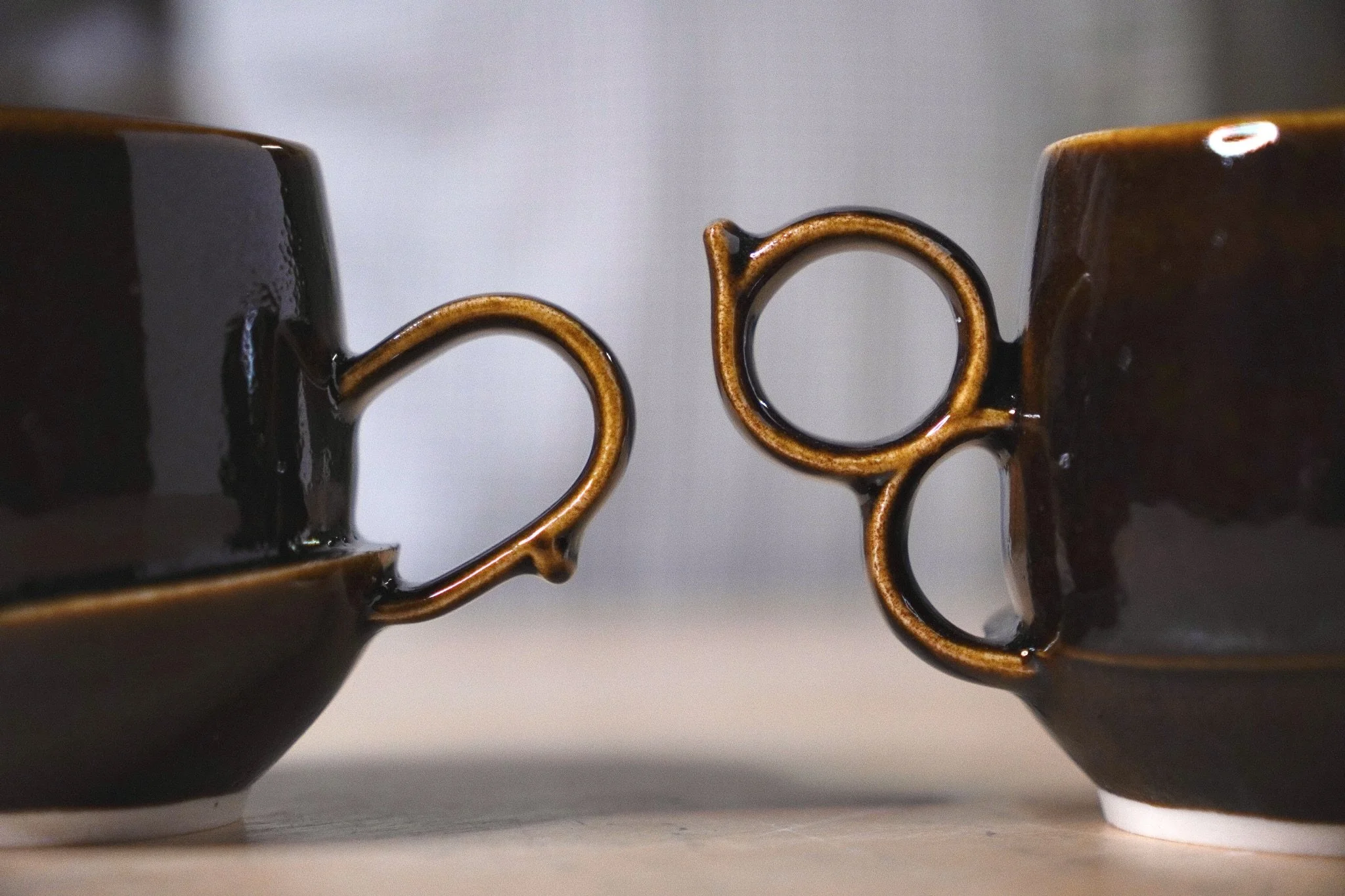 This 6oz mug is the one I reach for when I&rsquo;m having tea these days. For Mother&rsquo;s Day week, I worked with @rainysundaymorning.house to create these gift sets. ☕️☕️ Sets of 2, same body and color, with different handles. 
!!The 6oz mug desi