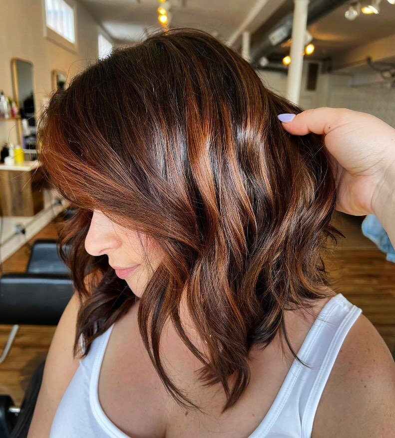 beautiful &amp; bronzey 🫶🏽

Hair By @kristenpbeauty_ 
.
.
.
#bronde #balayage #hairpainting #redken #redkenshadeseq #redkenobsessed #kenraprofessional #kenraproducts #shorthair #risalon #rihairstylist #rihair #pvd #pvdhairstylist #pvdsalon #bristol