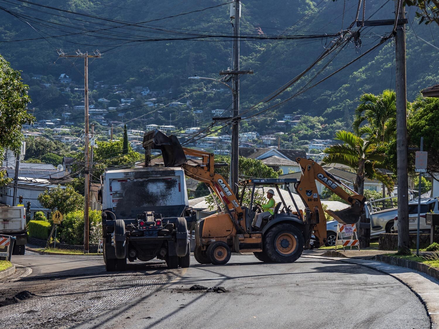 road paving construction equipment in Manoa  Valley©HowardWolff 20200227.jpg