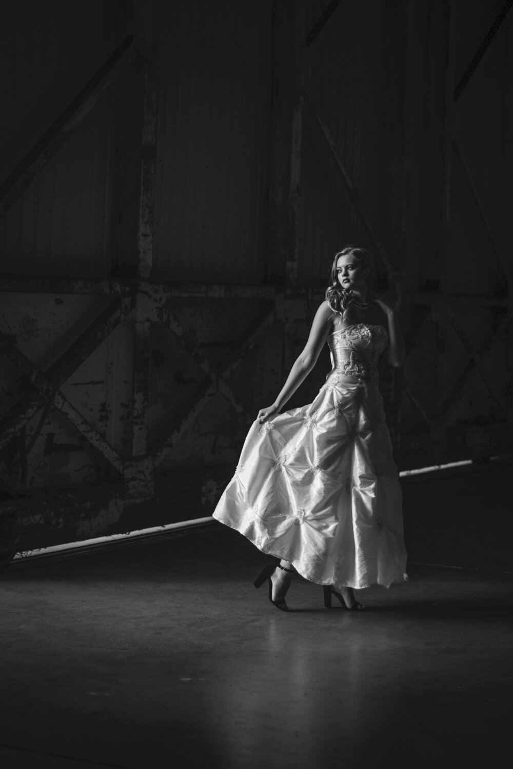 Bride in Hangar 20190428_©HowardWolff.jpg