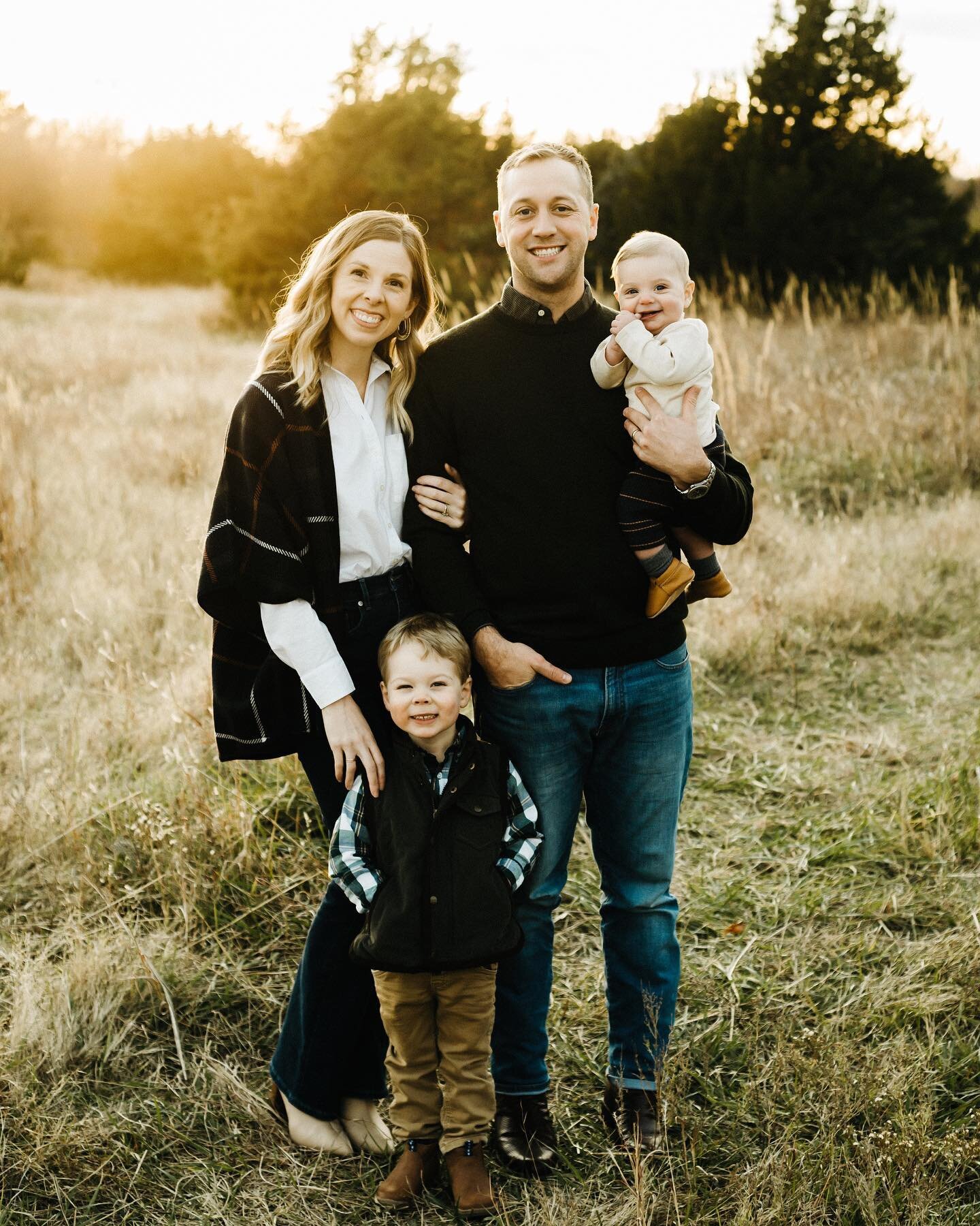 Back from Thanksgiving break with a lot to be thankful for. Ready to finish the year strong! 🍂🍁

This sweet family absolutely crushed their session!