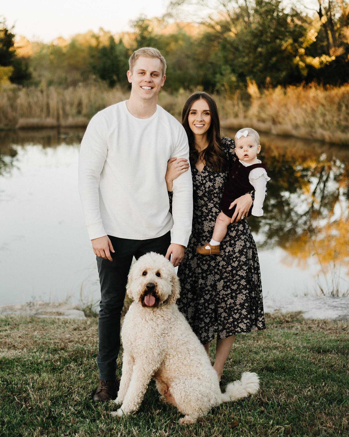 Going through old albums wondering why we never posted this cute family!?It&rsquo;s not even summer yet but we are already looking forward to the fall colors! 🍁