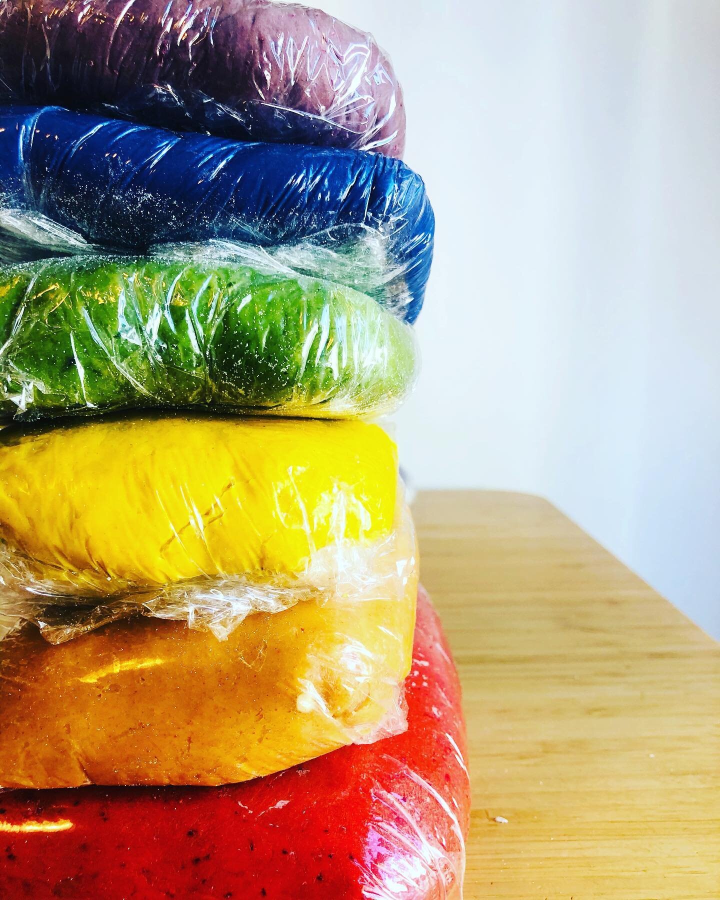 A+ for this pile. The competition was neck and neck this week, with lots of really excellent piles in my home vying for number one. Thank you to all the participants!
❤️🧡💛💚💙💜
.
.
.
#pastaia #dough #pastamaking