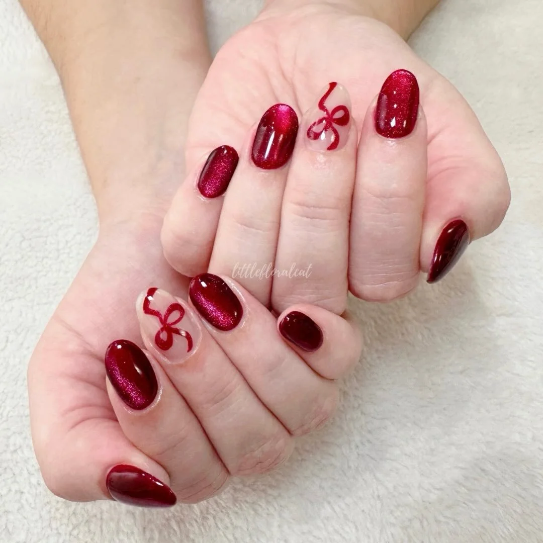 🍎🎁💋 a little red ribbon for that holiday charm ✨

📲 Book your appointment via Whatsapp 97211418, Instagram DM, or Telegram @littlefloralcat

📍317 Outram Road Concorde Shopping Centre #02-30 S169075 (beside Havelock MRT) 

⏰ Open daily 10am to 7p