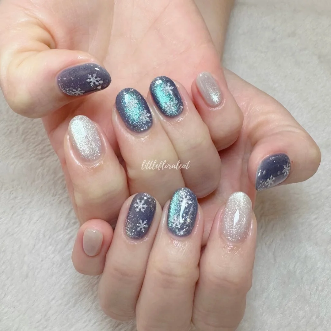 ❄️ Falling for snowflakes&hellip; or maybe just for you ☃️

📲 Book your appointment via Whatsapp 97211418, Instagram DM, or Telegram @littlefloralcat

📍317 Outram Road Concorde Shopping Centre #02-30 S169075 (beside Havelock MRT) 

⏰ Open daily 10a