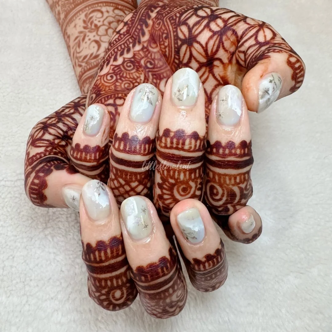 🐬🪐☁️ aquamarine inspired nails with vintage gold accents to match her wedding dress ✨ what a beautiful wedding and lovely bride! thank you for the honor of being part of your special day 💖

📲 Book your appointment via Whatsapp 97211418, Instagram
