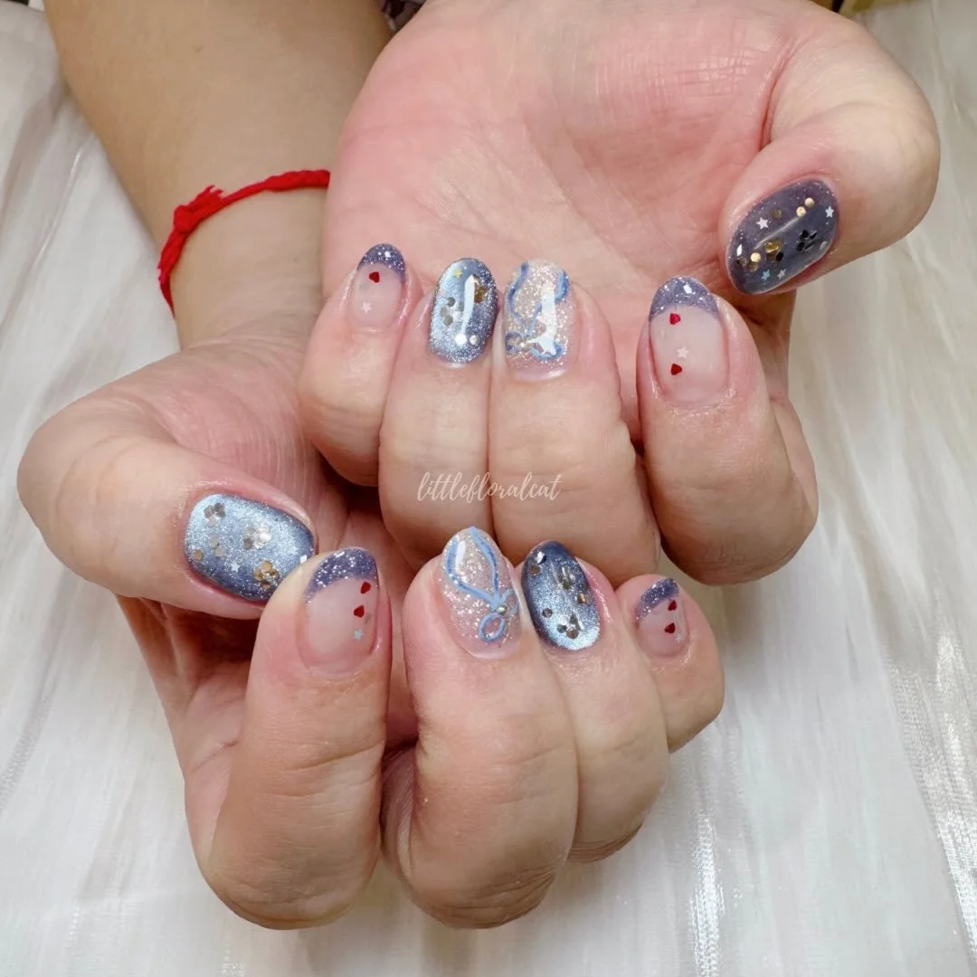 🦋🐬❤️&zwj;🔥 shimmering denim blue punctuated with mini red hearts 💌

📲 Book your appointment via Whatsapp 97211418, Instagram DM, or Telegram @littlefloralcat

📍317 Outram Road Concorde Shopping Centre #02-30 S169075 (beside Havelock MRT) 

⏰ Op