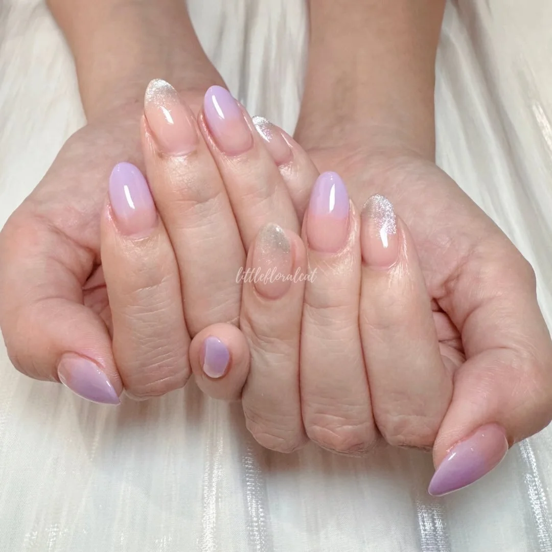 🦄🍦✨ lilac ombr&eacute; nails 

📲 Book your appointment via Whatsapp 97211418, Instagram DM, or Telegram @littlefloralcat

📍317 Outram Road Concorde Shopping Centre #02-30 S169075 (beside Havelock MRT) 

⏰ Open daily 10am to 7pm last appointment. 