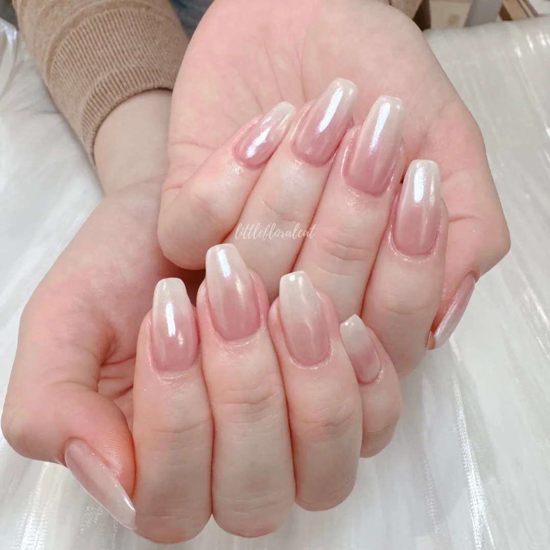 🌸🧴🫧 glazed donut french ombr&eacute; nails 

📲 Book your appointment via Whatsapp 97211418, Instagram DM, or Telegram @littlefloralcat

📍317 Outram Road Concorde Shopping Centre #02-30 S169075 (beside Havelock MRT) 

⏰ By appointment only, daily