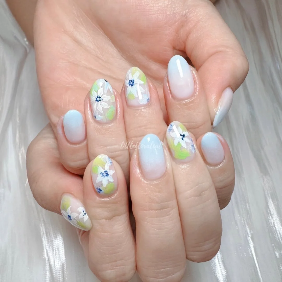 🌼🐬🍀 fresh summer florals on my fingertips ✨

📲 Book your appointment via Whatsapp 97211418, Instagram DM, or Telegram @littlefloralcat

📍317 Outram Road Concorde Shopping Centre #02-30 S169075 (beside Havelock MRT) 

⏰ By appointment only, daily